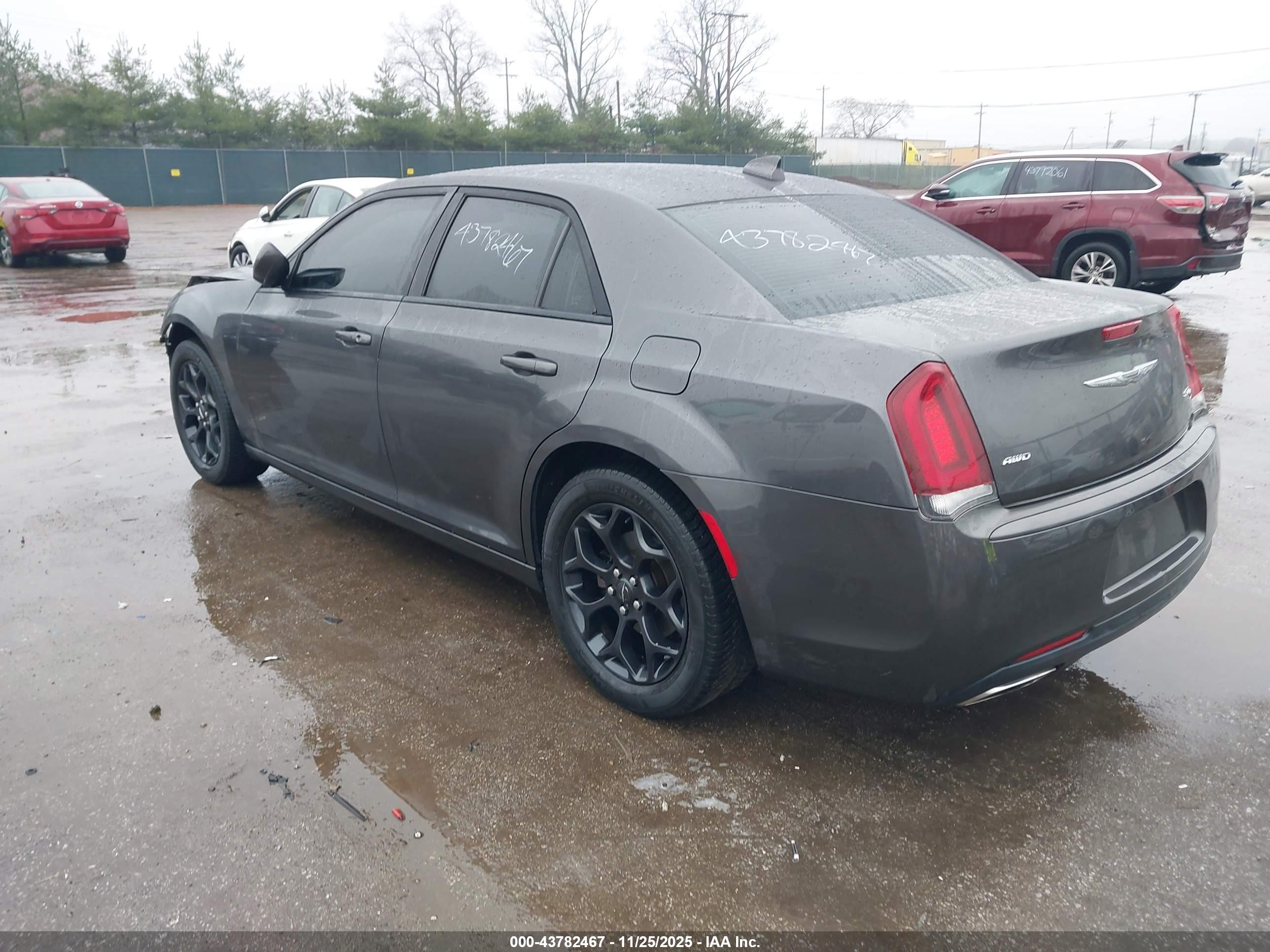 CHRYSLER 300 image 3