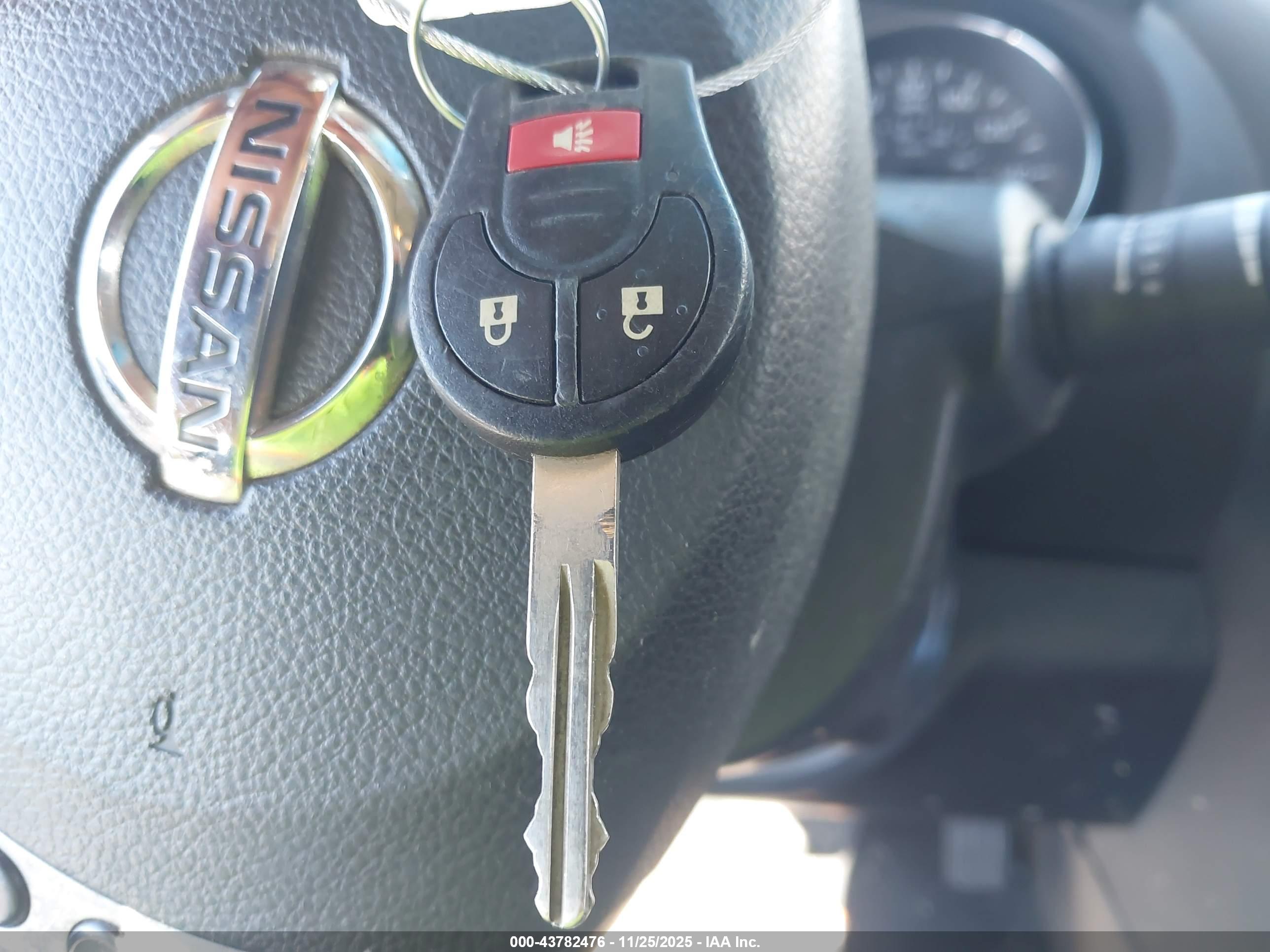 NISSAN ROGUE image 11