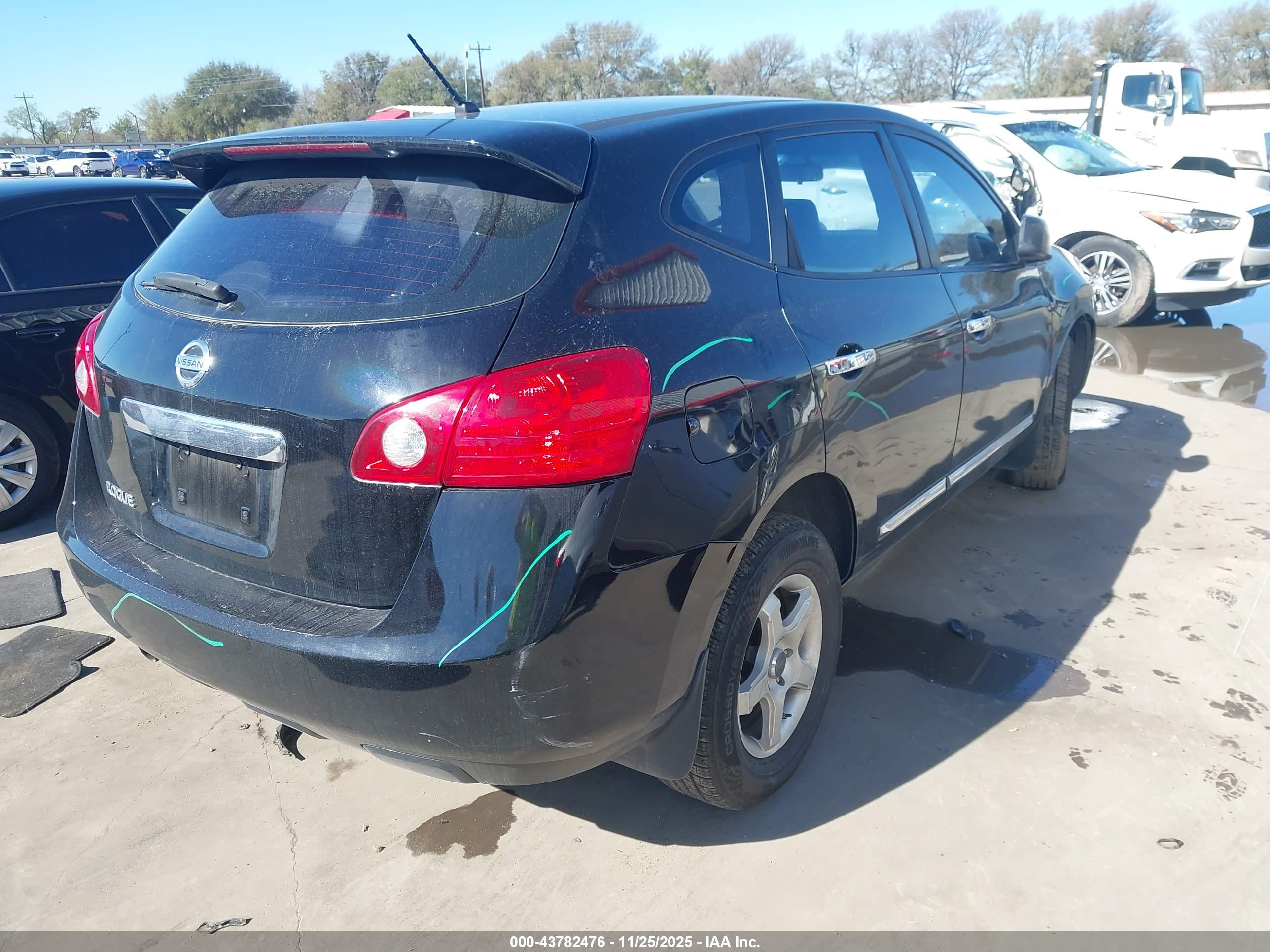 NISSAN ROGUE image 4