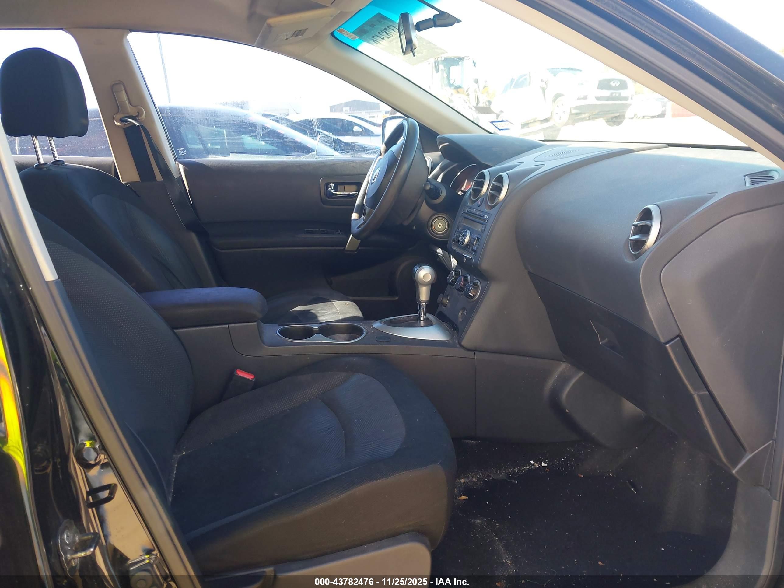 NISSAN ROGUE image 5