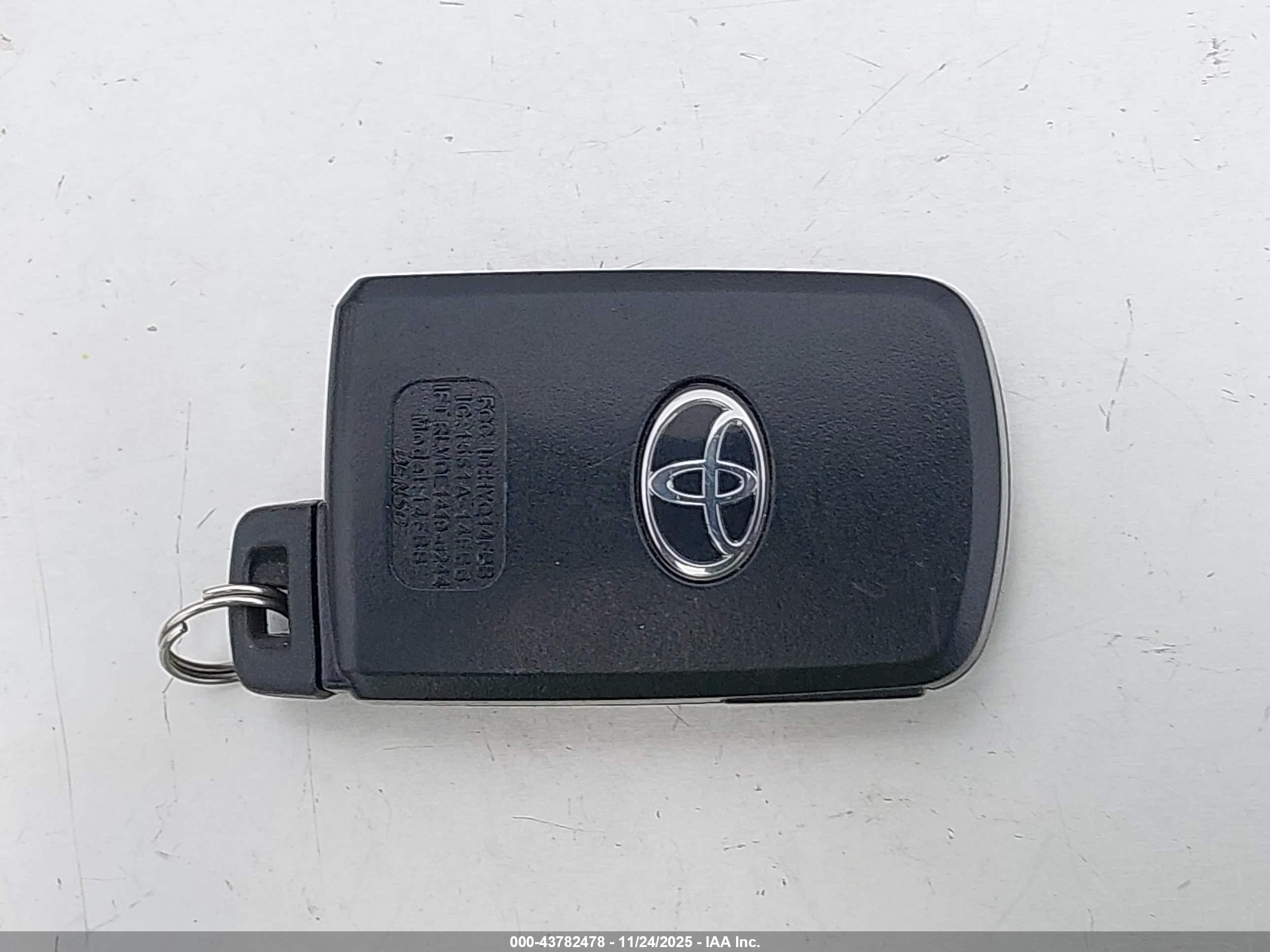 TOYOTA TACOMA image 11
