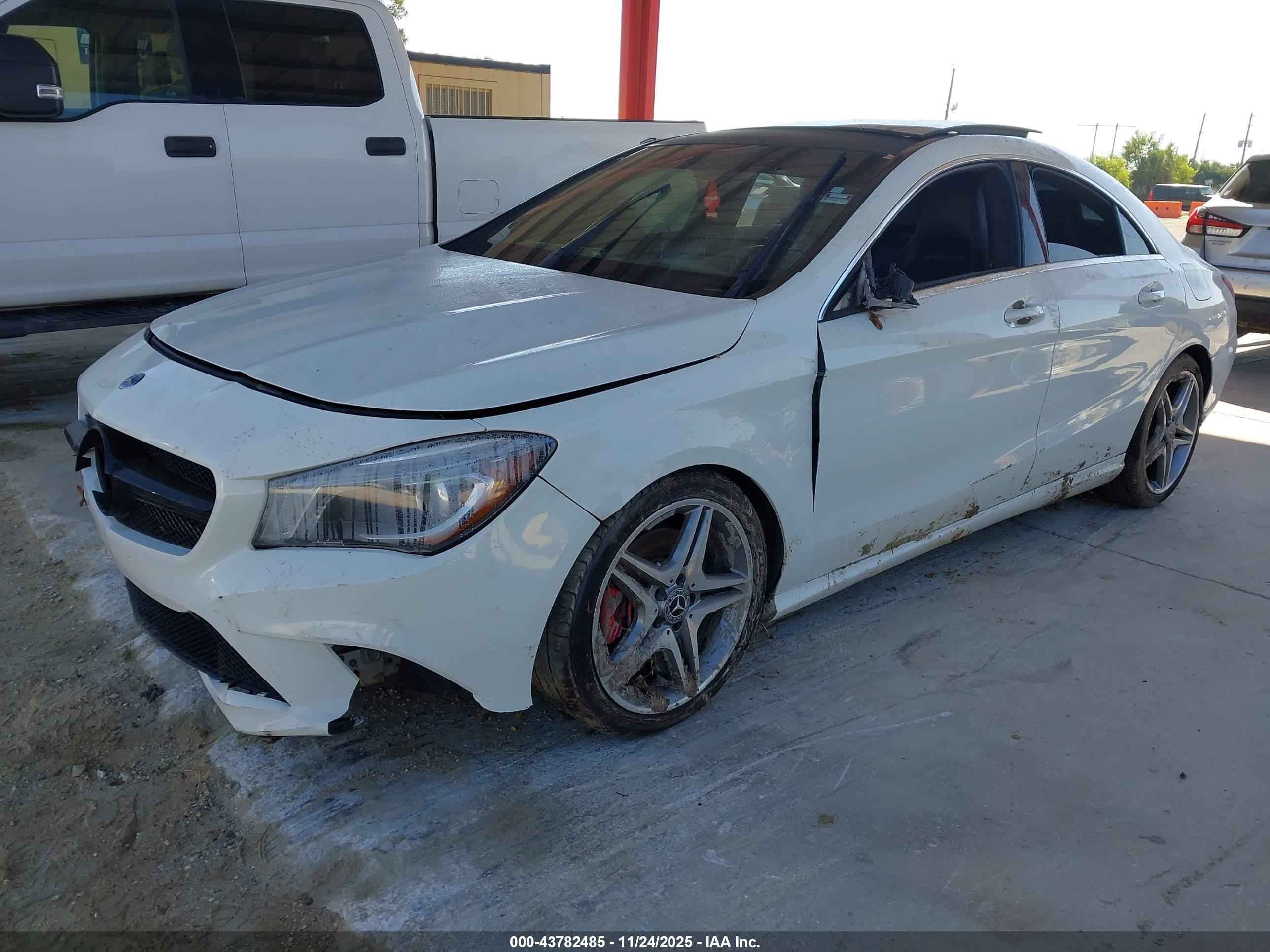 MERCEDES-BENZ CLA image 2