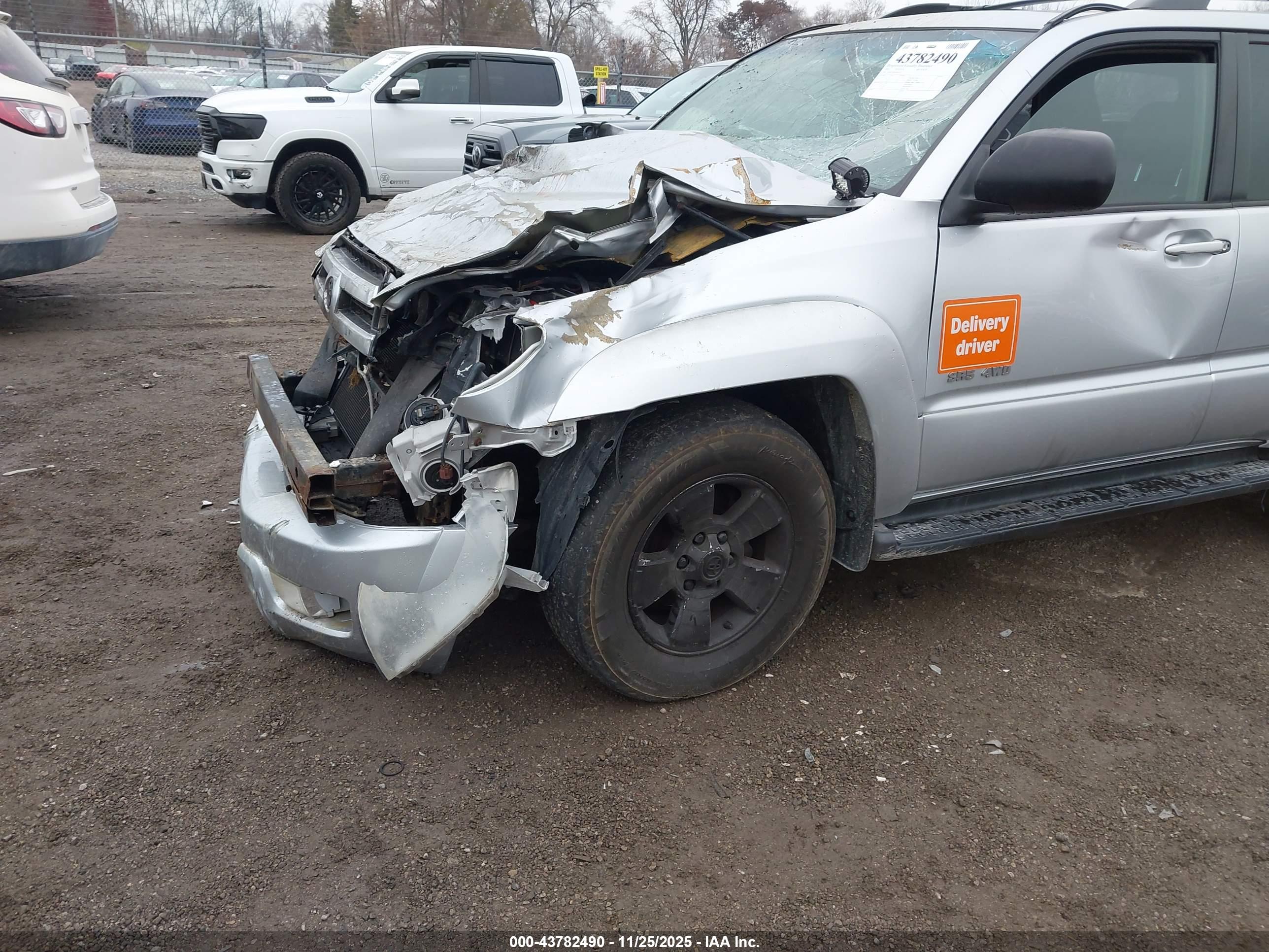 TOYOTA 4RUNNER image 6