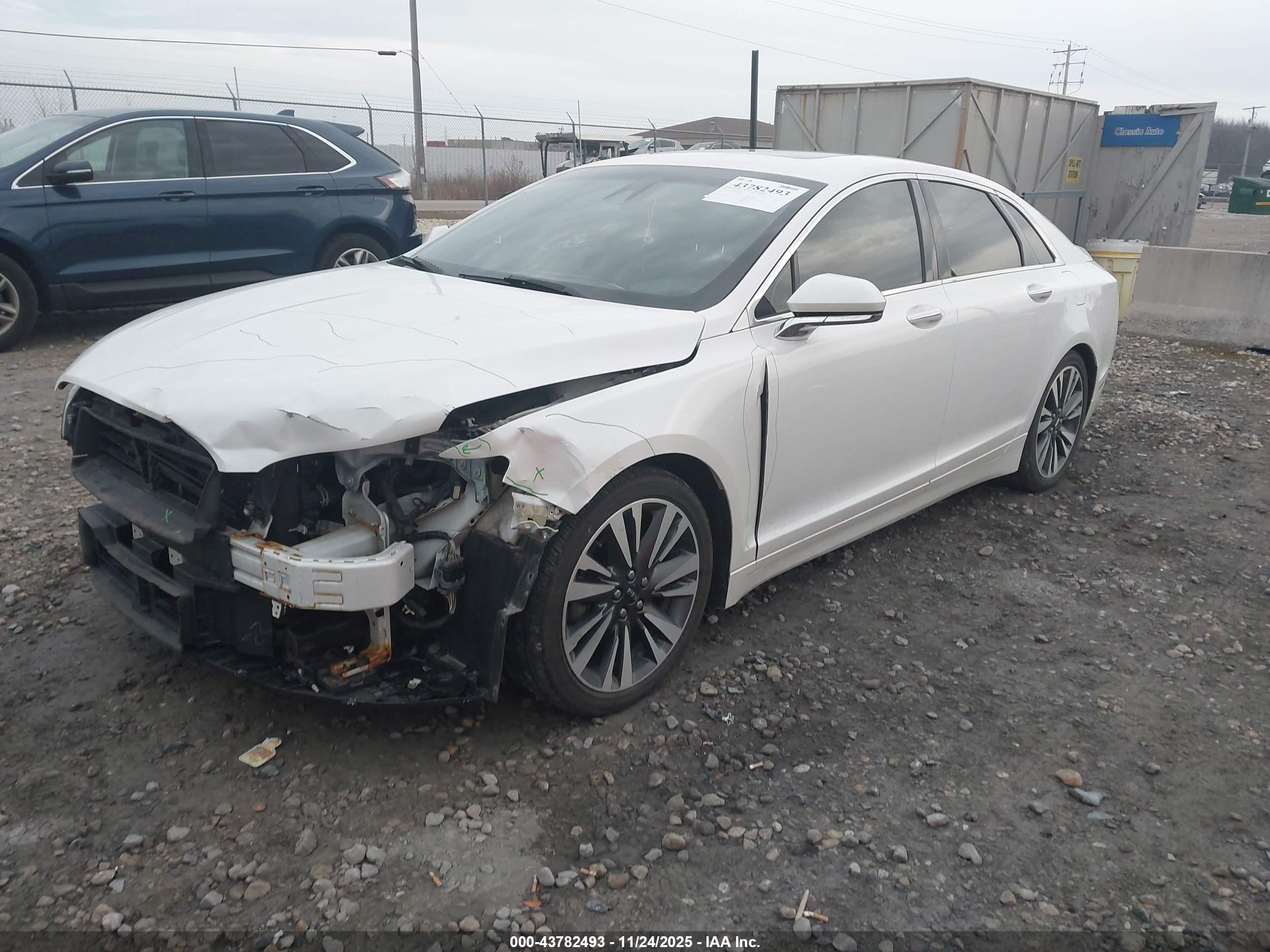 LINCOLN MKZ image 2