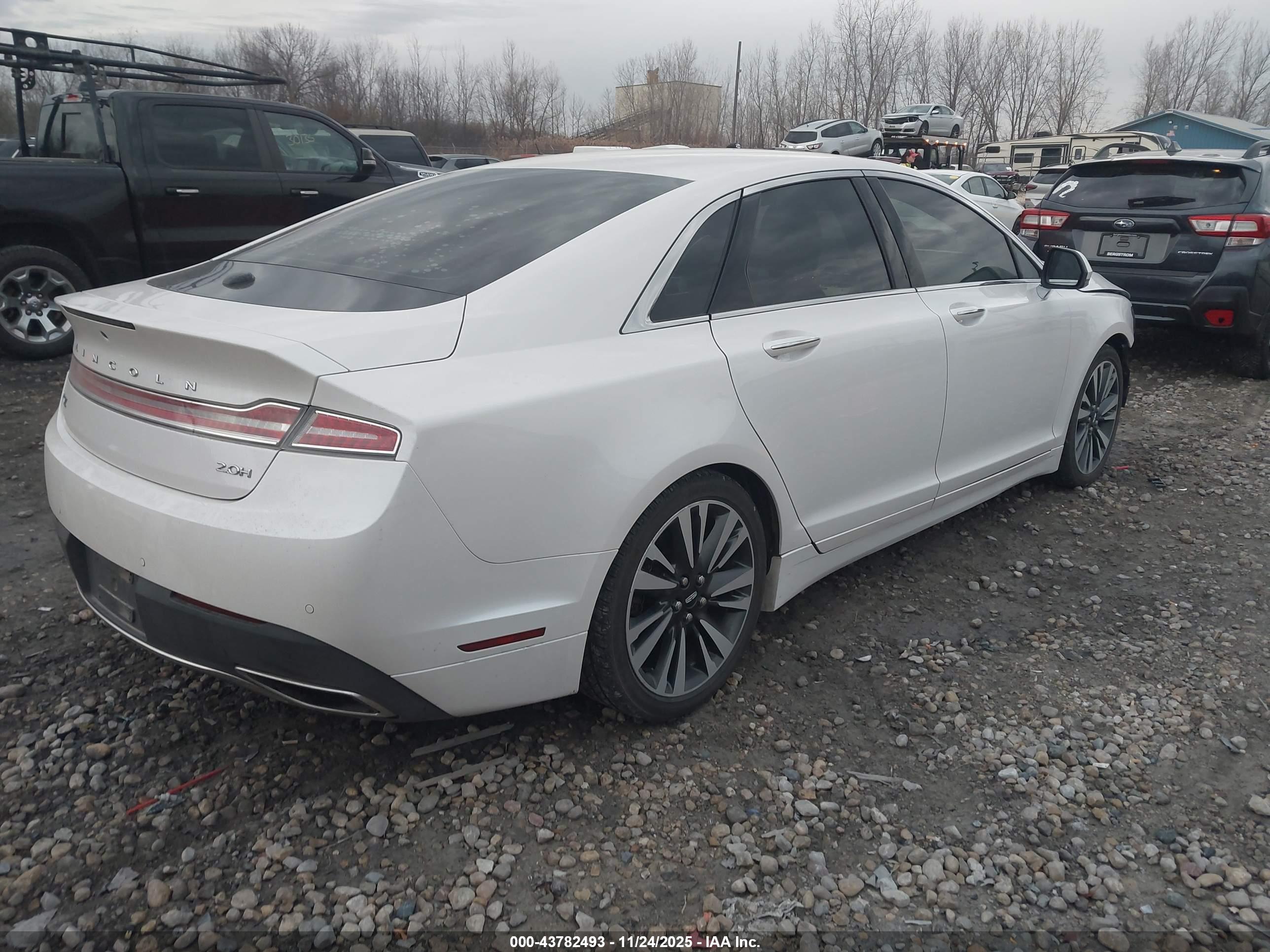 LINCOLN MKZ image 4