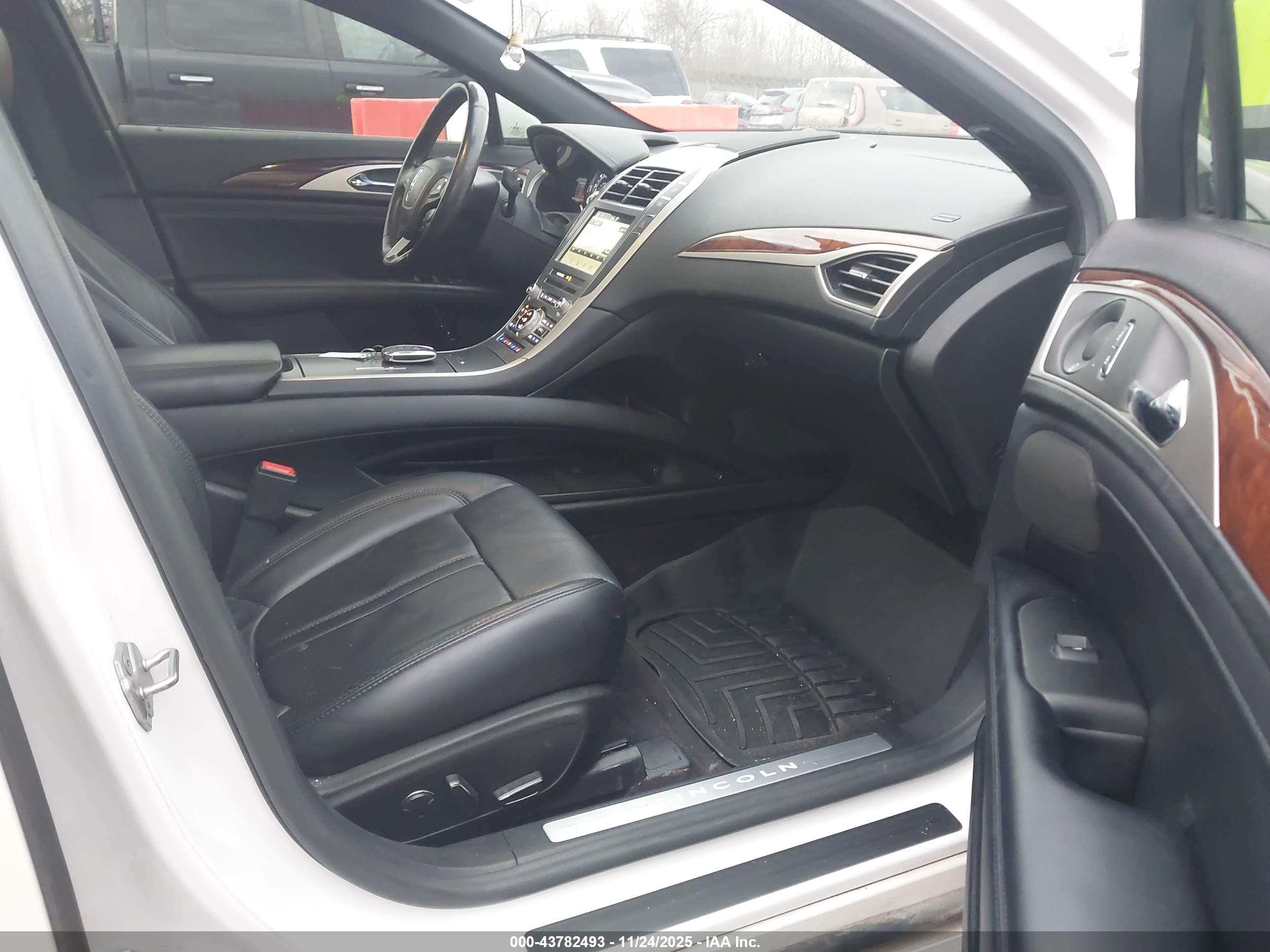 LINCOLN MKZ image 5