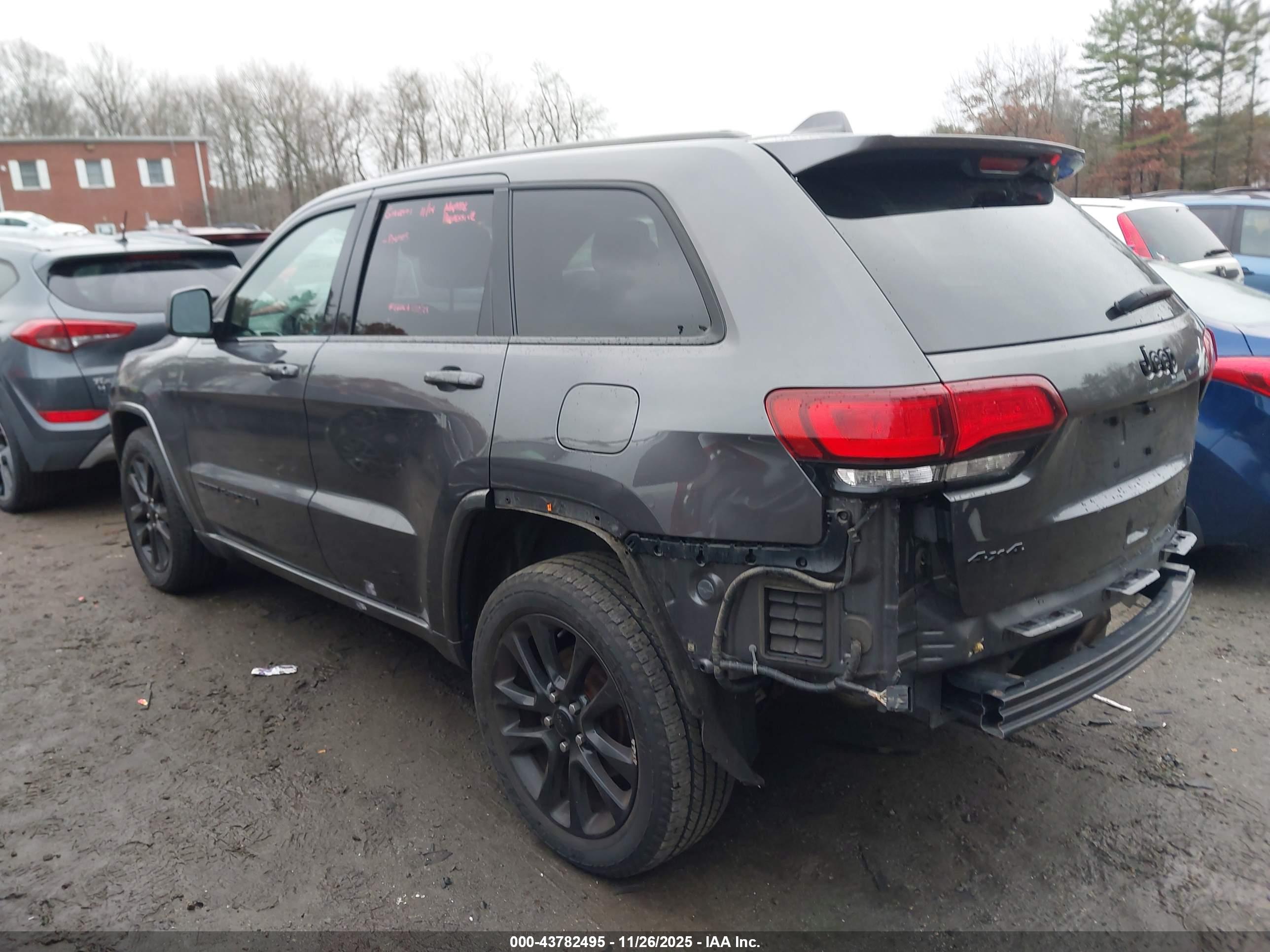 JEEP GRAND image 3