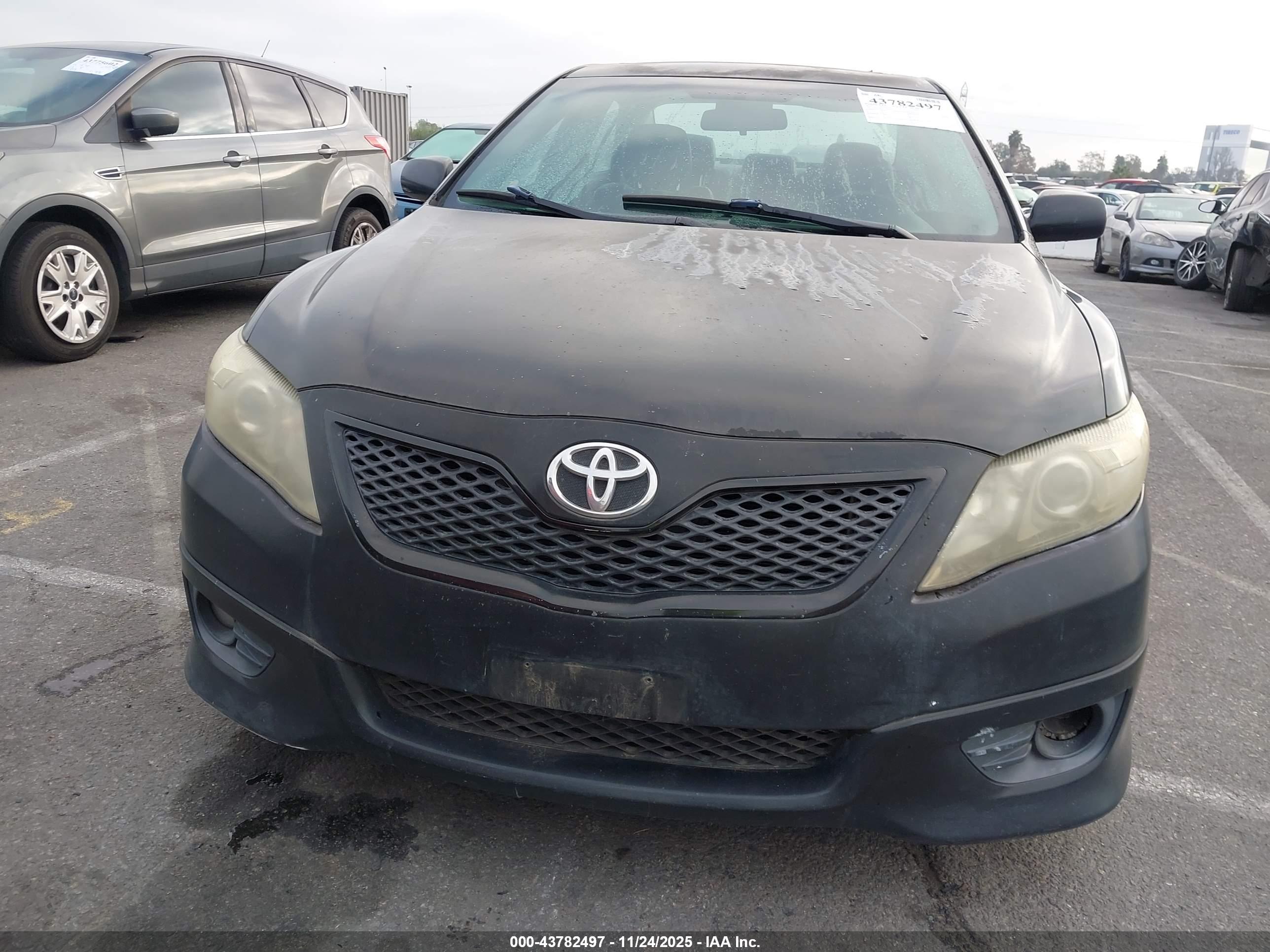 TOYOTA CAMRY image 6