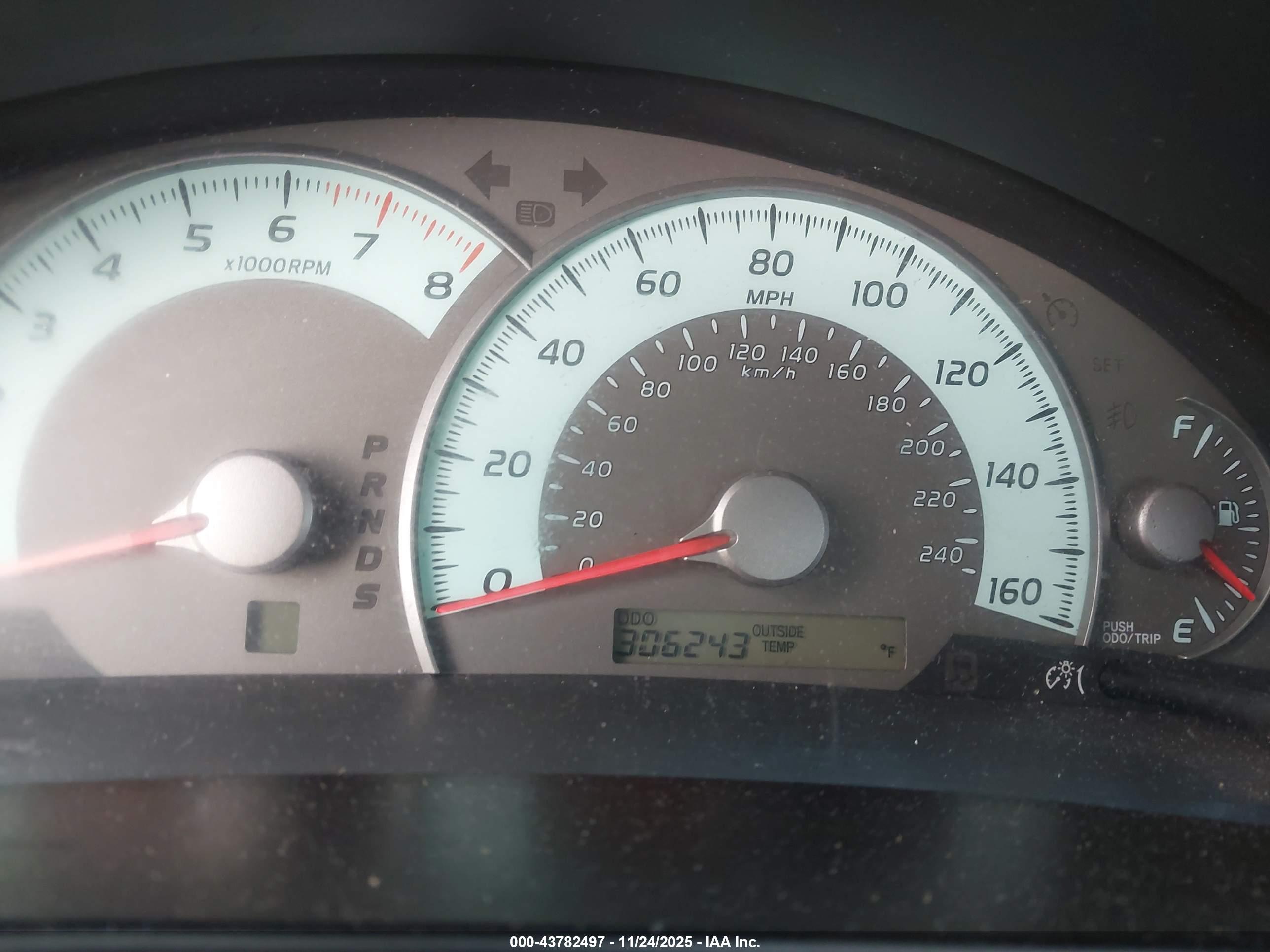 TOYOTA CAMRY image 7