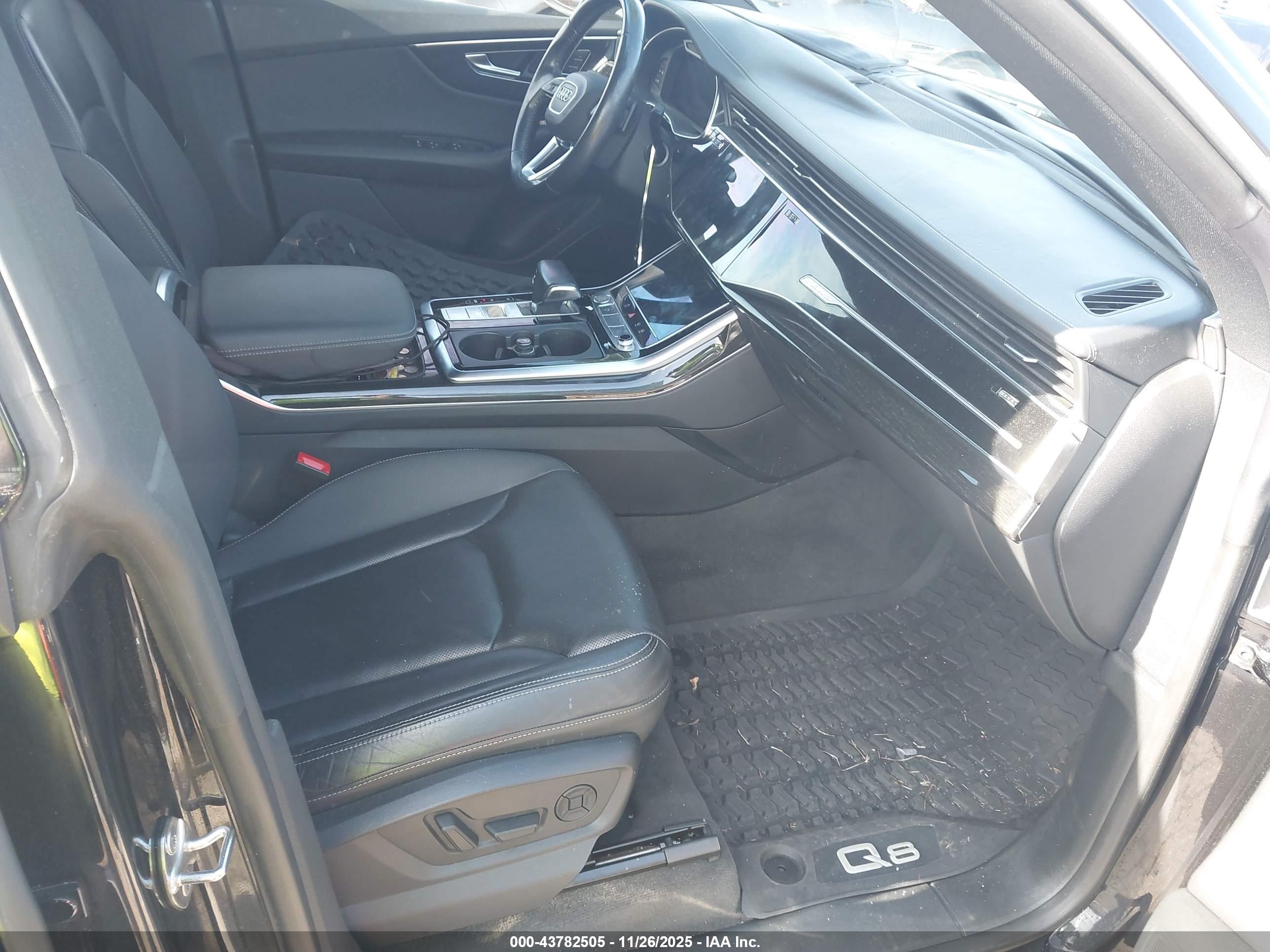 AUDI Q8 image 5