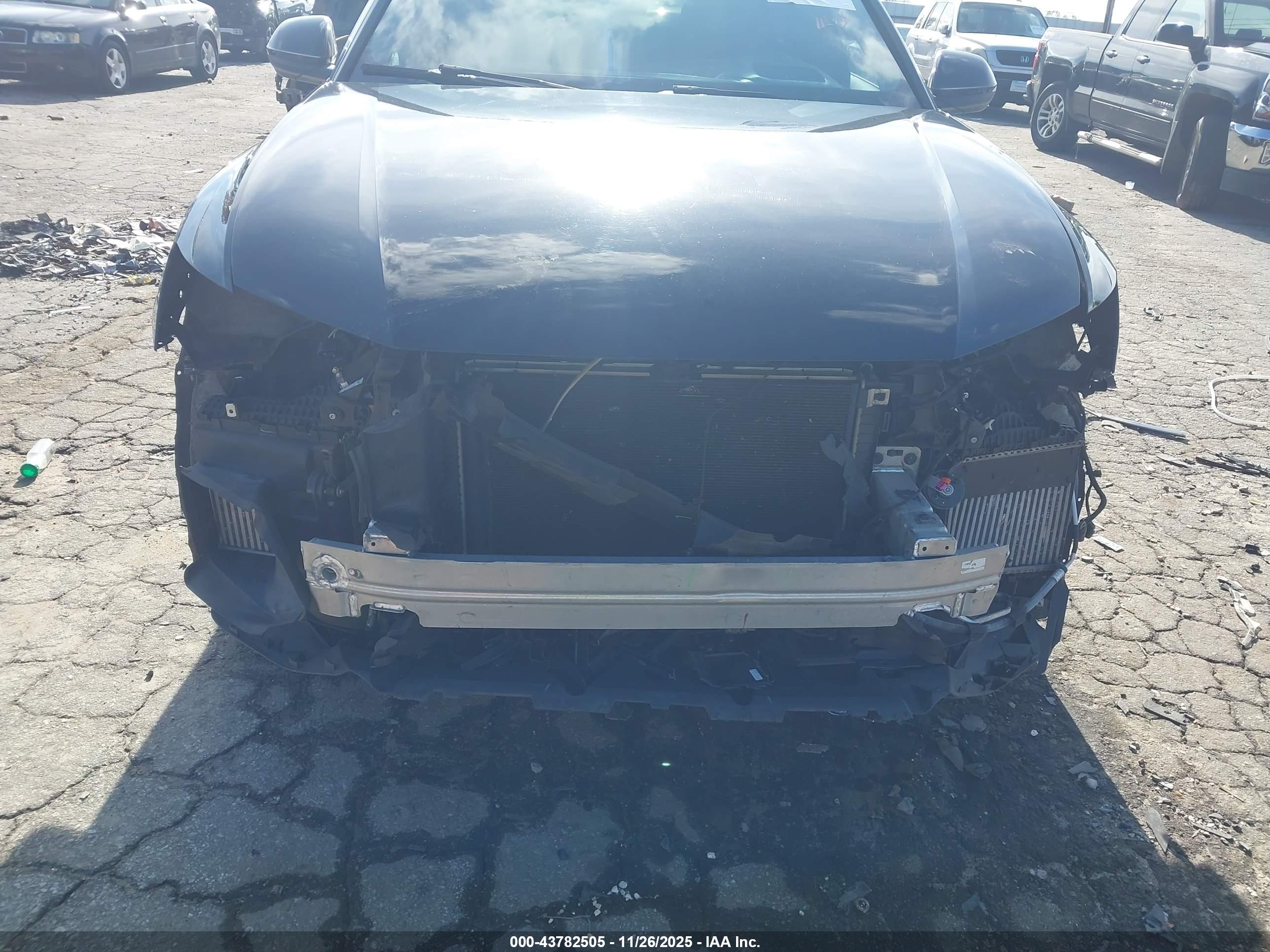 AUDI Q8 image 6