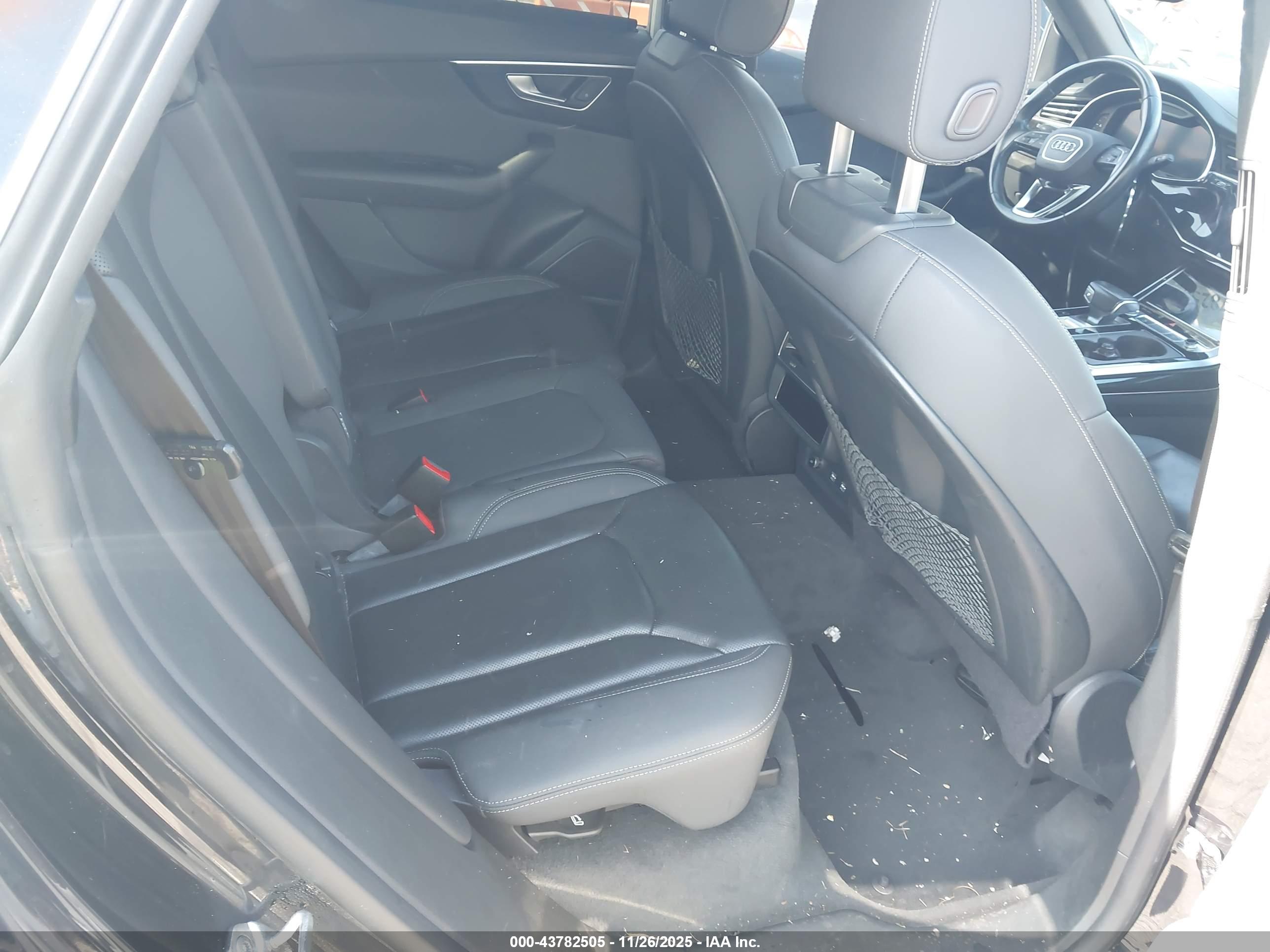 AUDI Q8 image 8