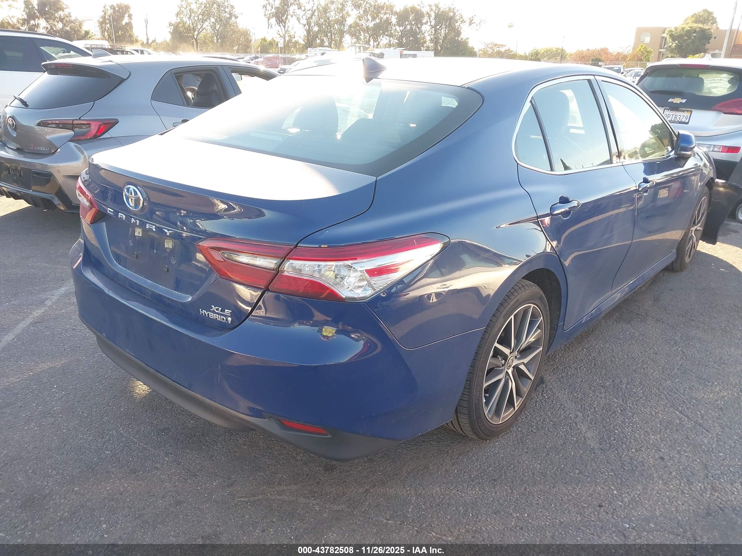 TOYOTA CAMRY image 4