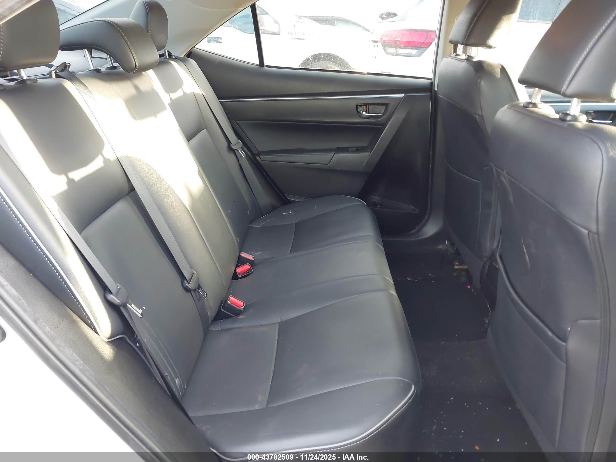 TOYOTA COROLLA image 8