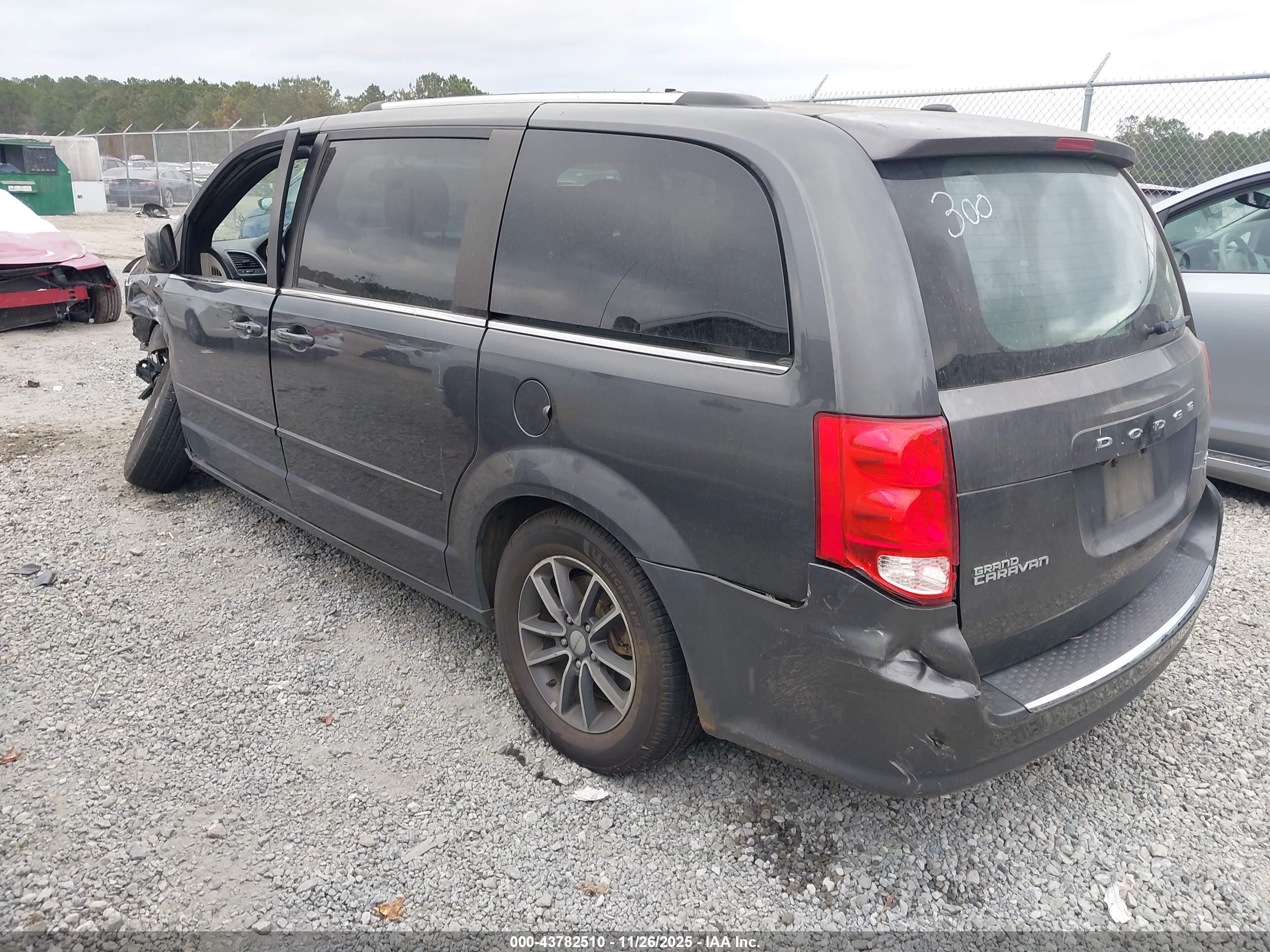 DODGE GRAND image 3