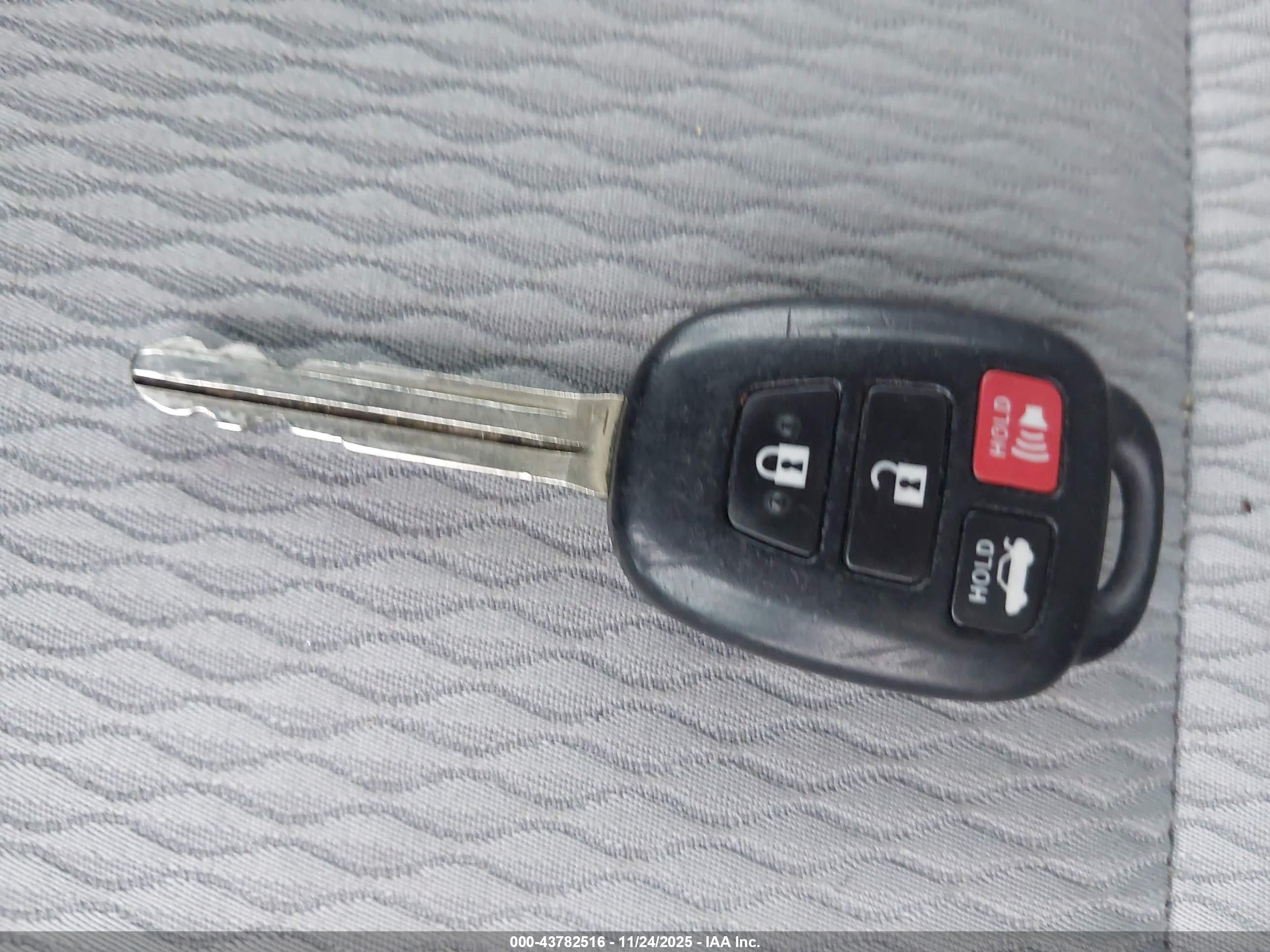 TOYOTA COROLLA image 11
