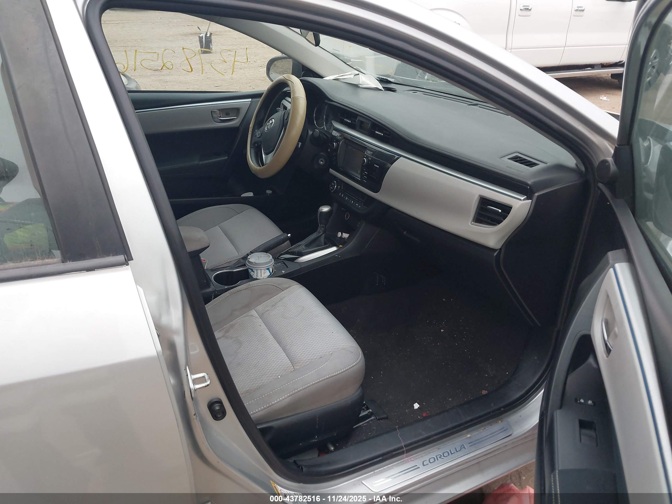 TOYOTA COROLLA image 5