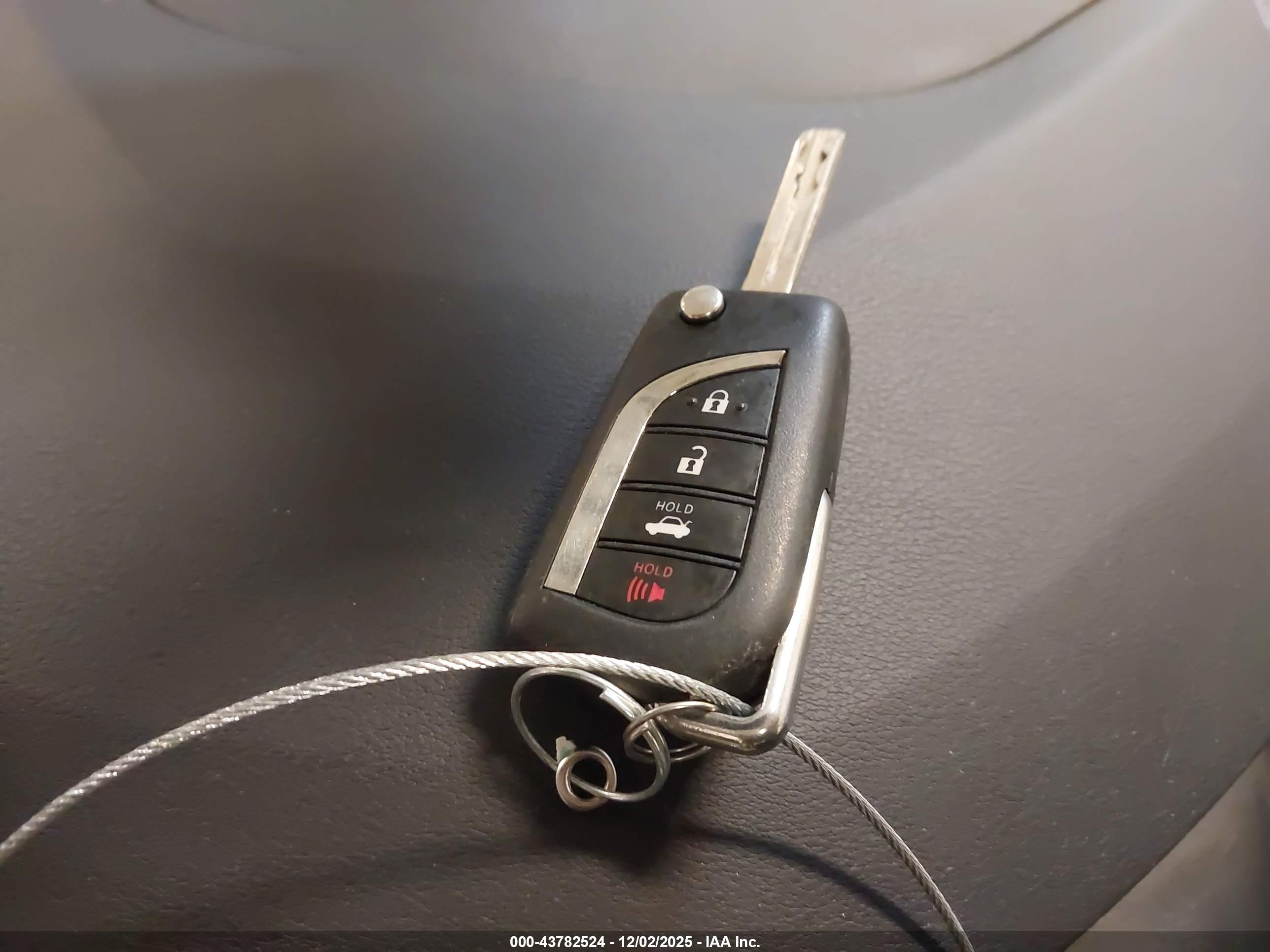 TOYOTA COROLLA image 11