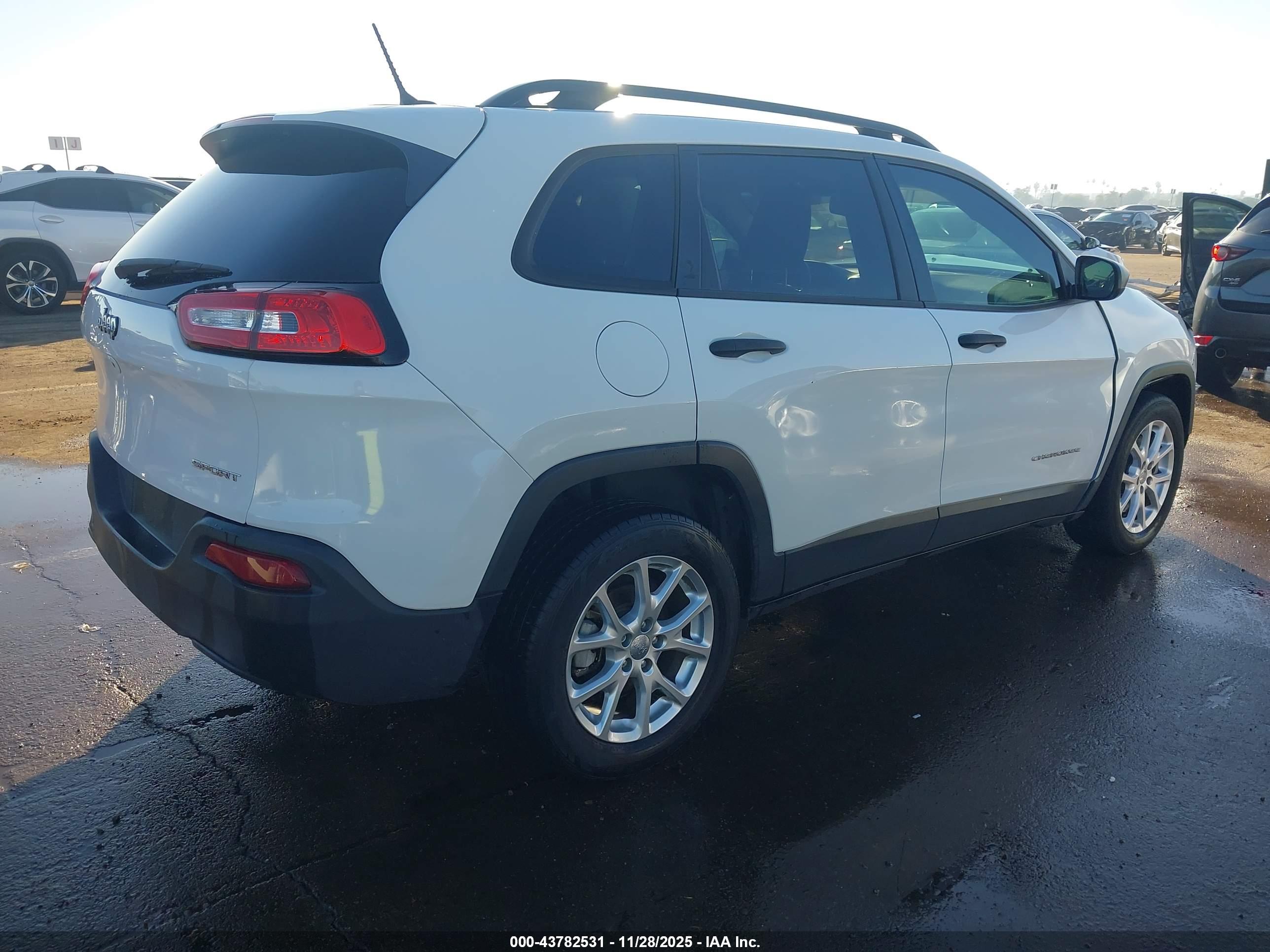JEEP CHEROKEE image 4