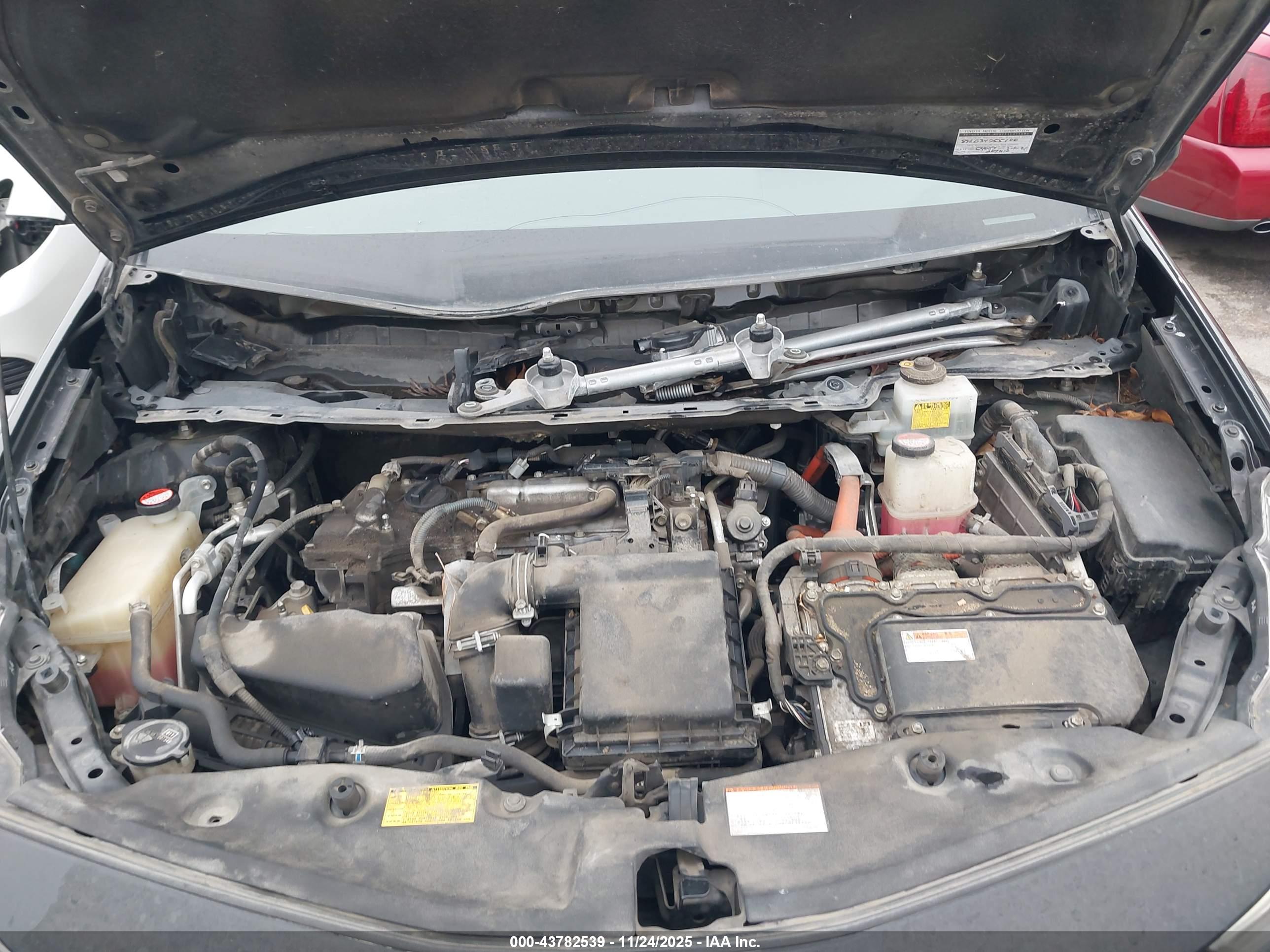 TOYOTA PRIUS image 10