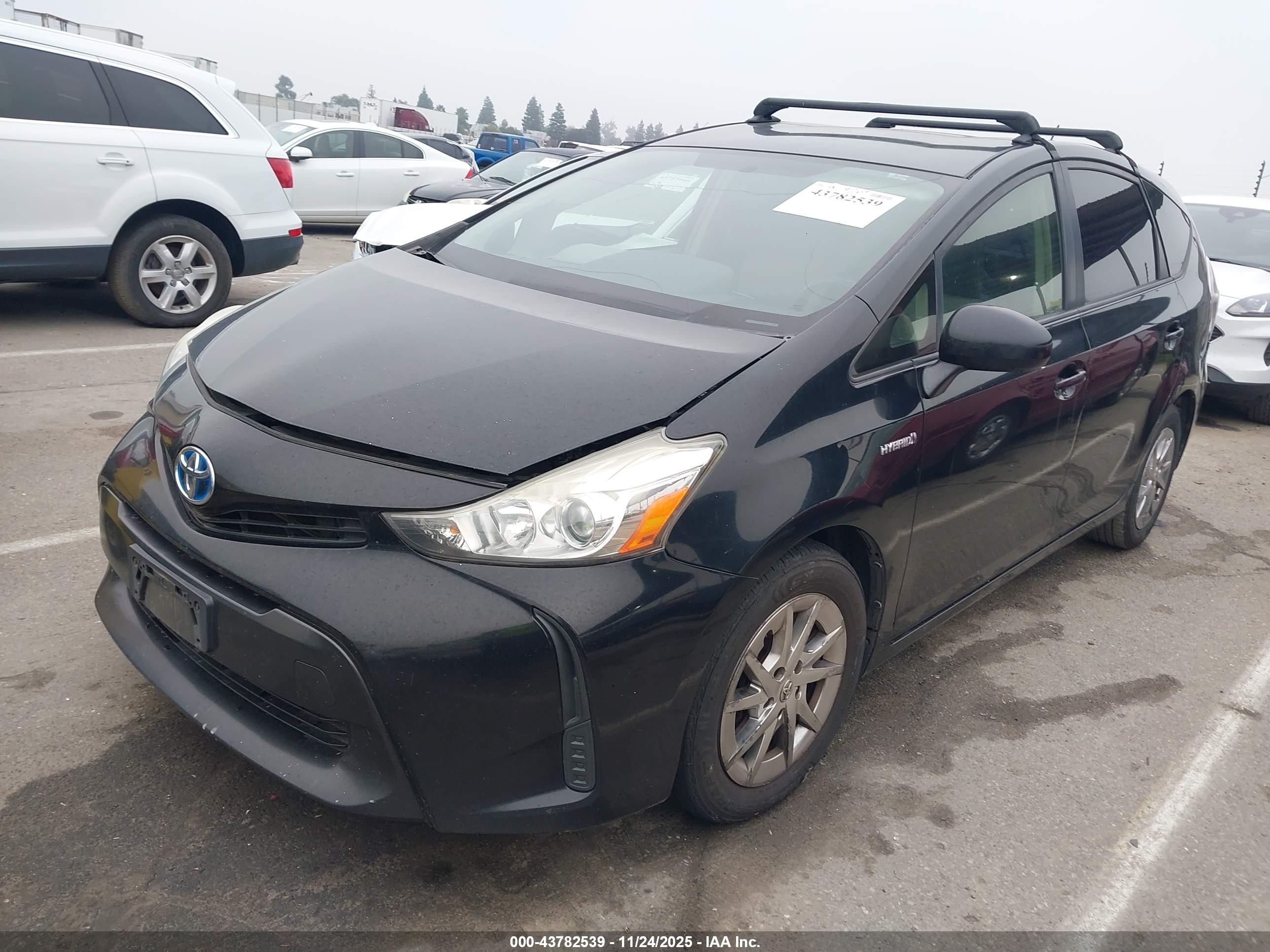 TOYOTA PRIUS image 2