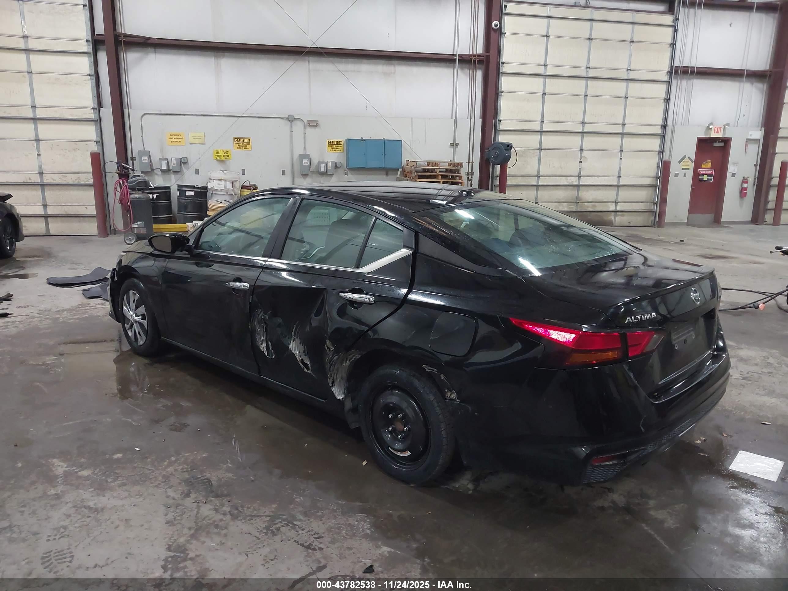 NISSAN ALTIMA image 3