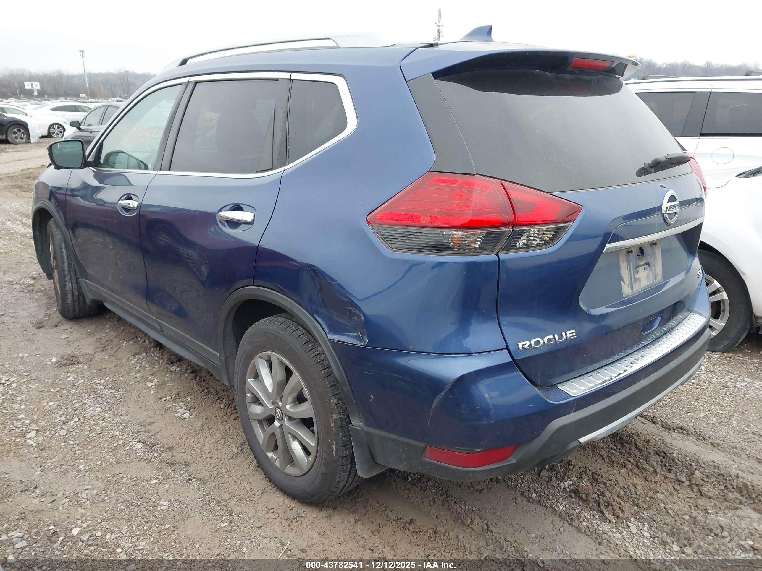 NISSAN ROGUE image 3