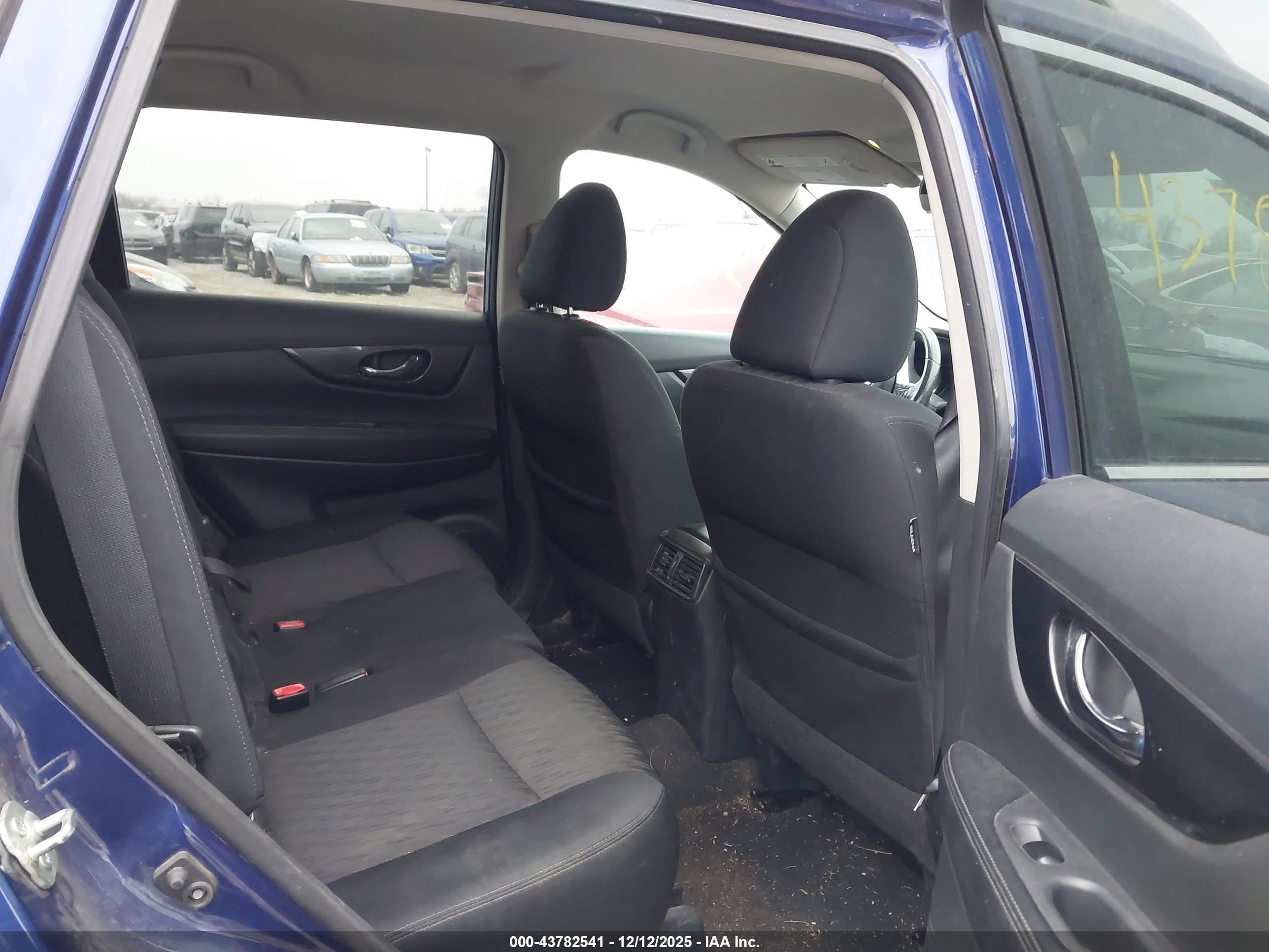 NISSAN ROGUE image 8