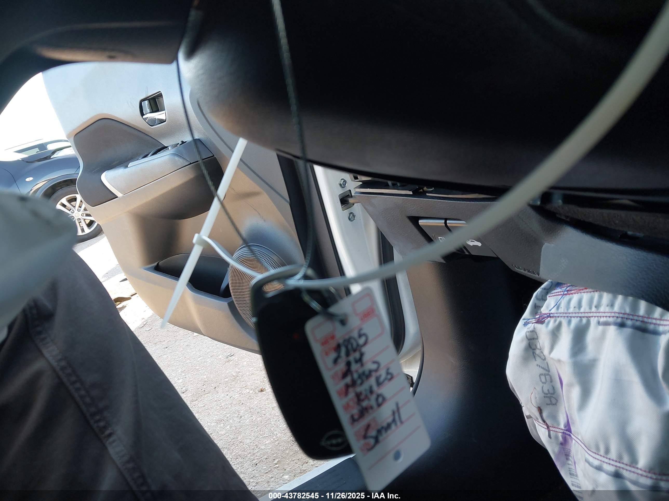 NISSAN KICKS image 11
