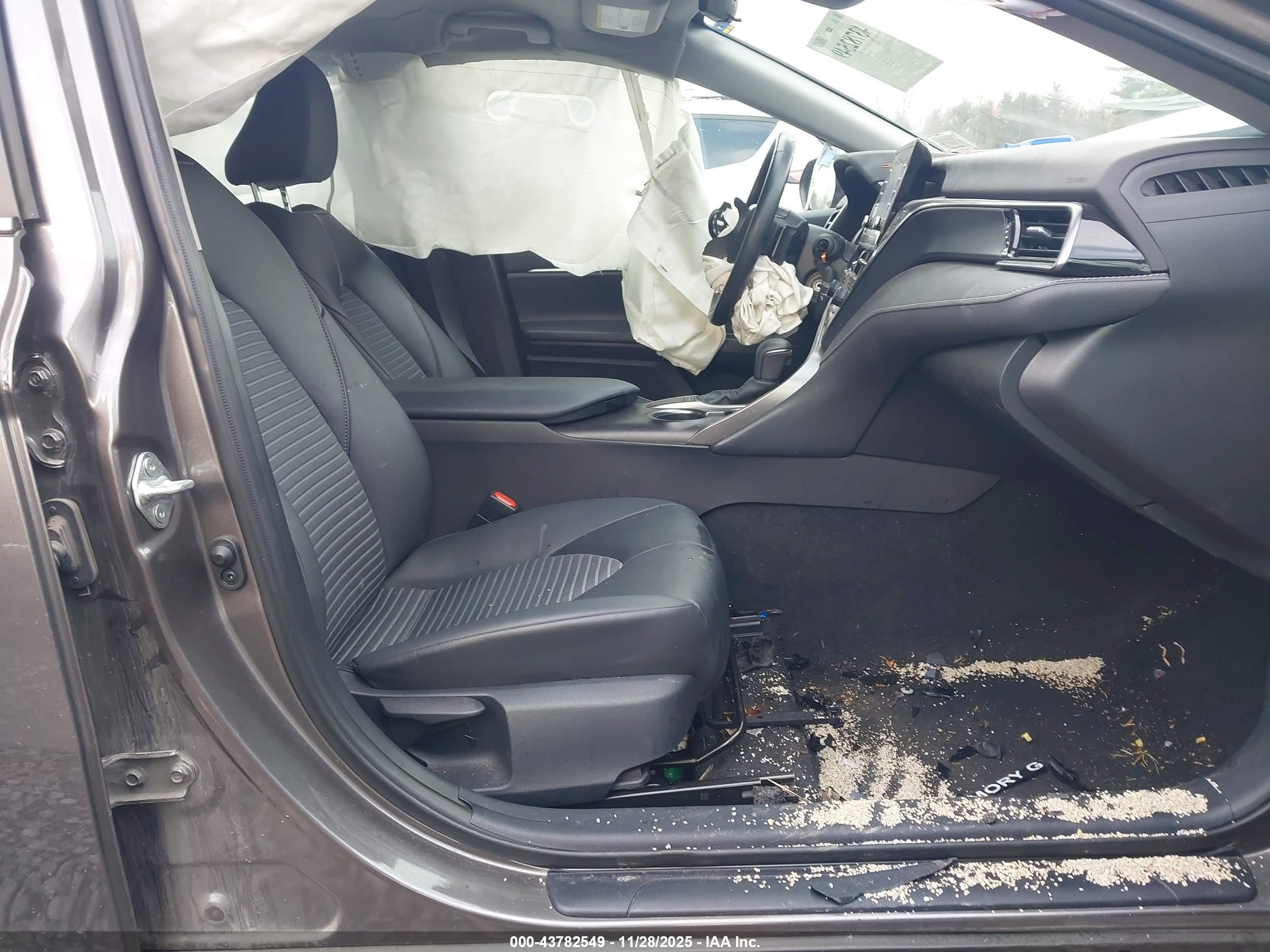 TOYOTA CAMRY image 5