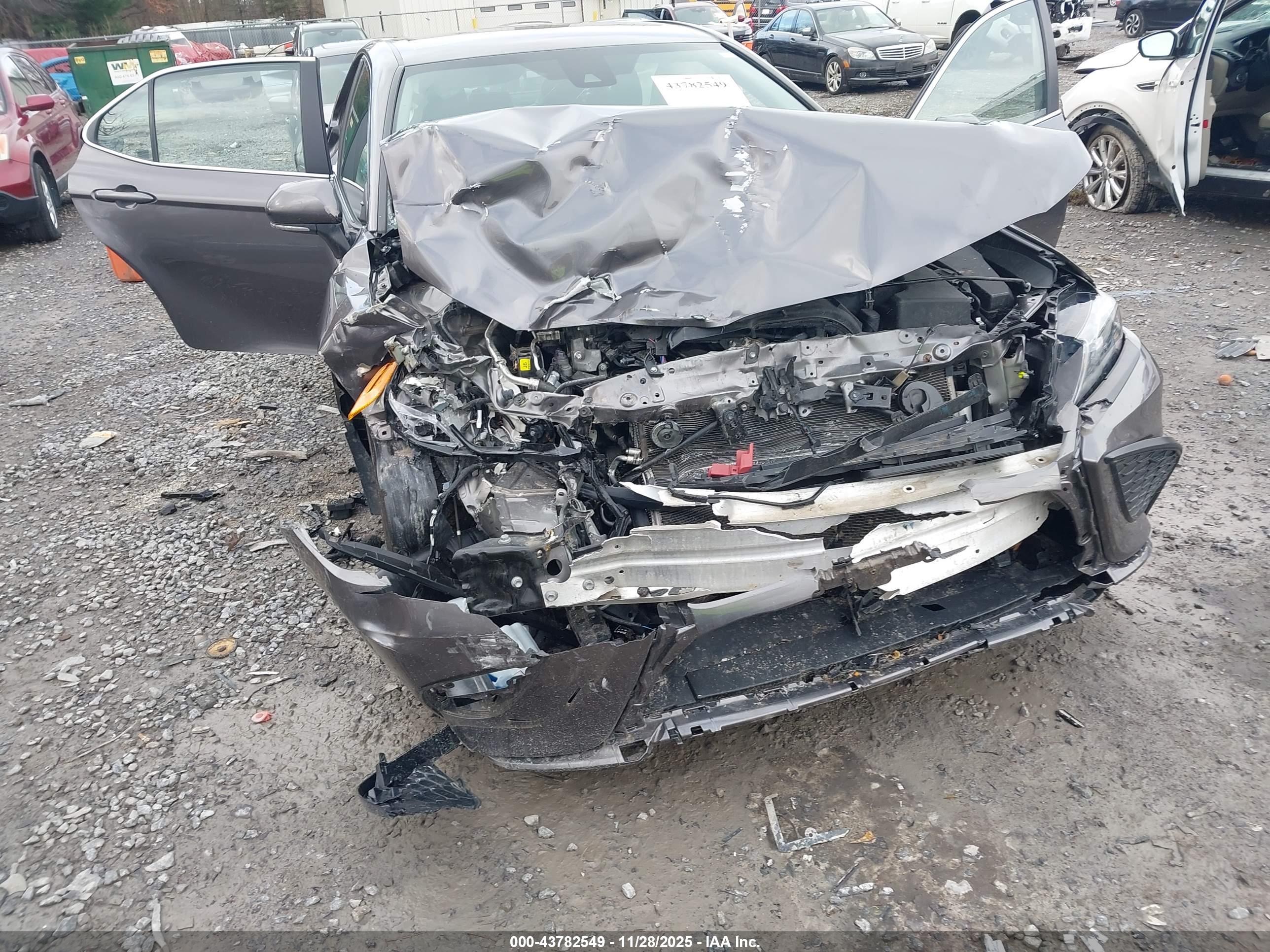 TOYOTA CAMRY image 6