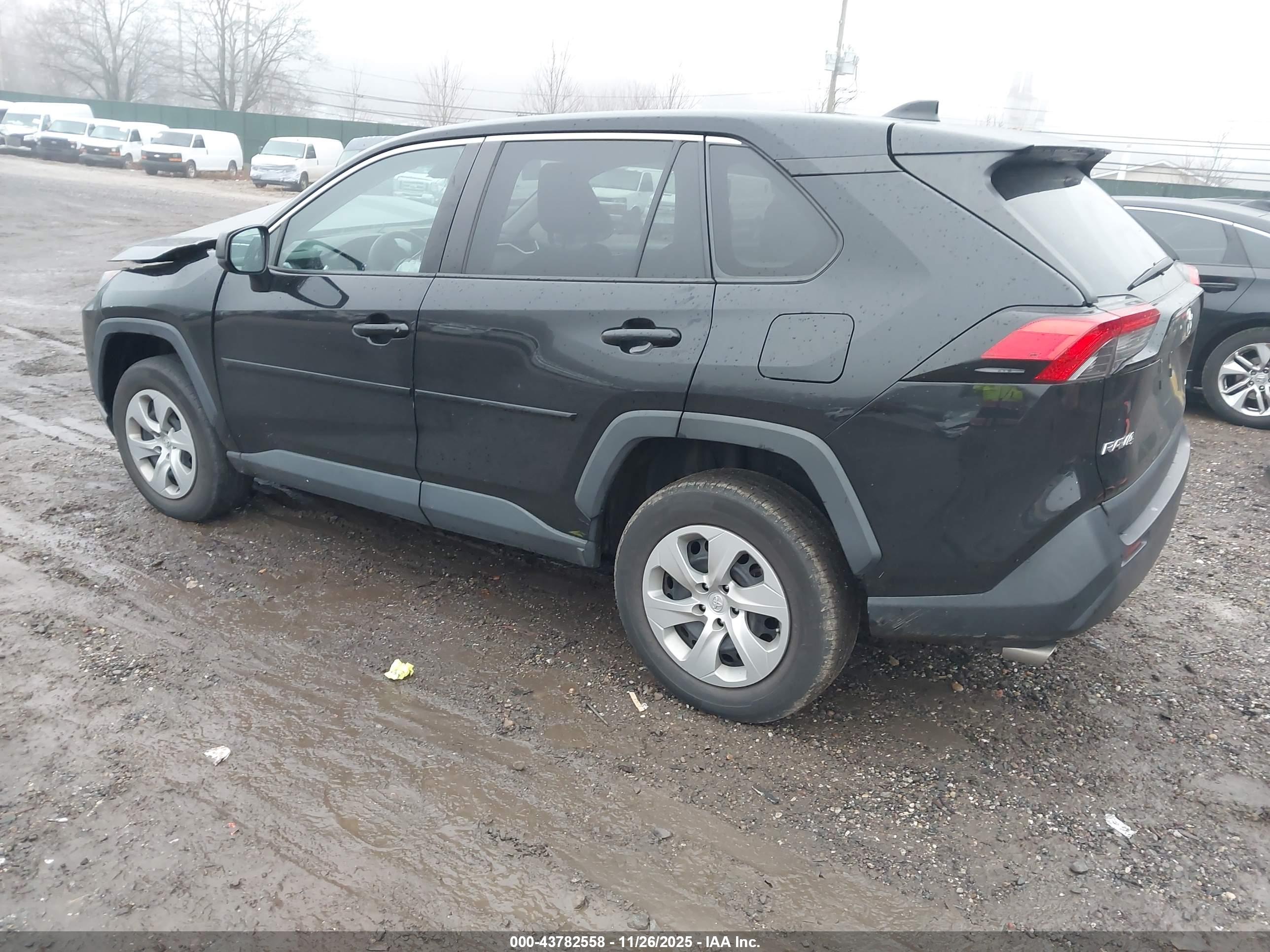 TOYOTA RAV4 image 3