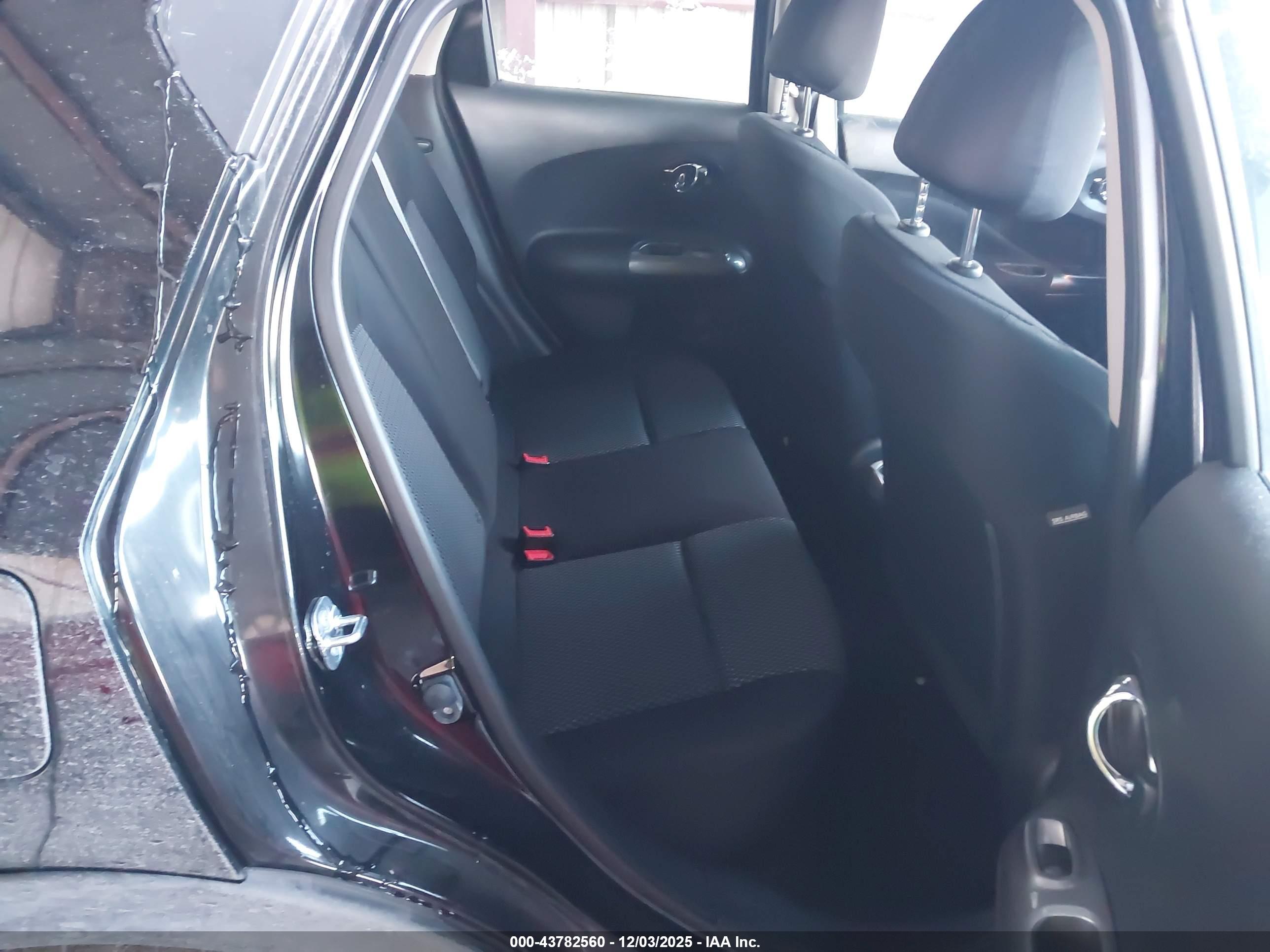 NISSAN JUKE image 8