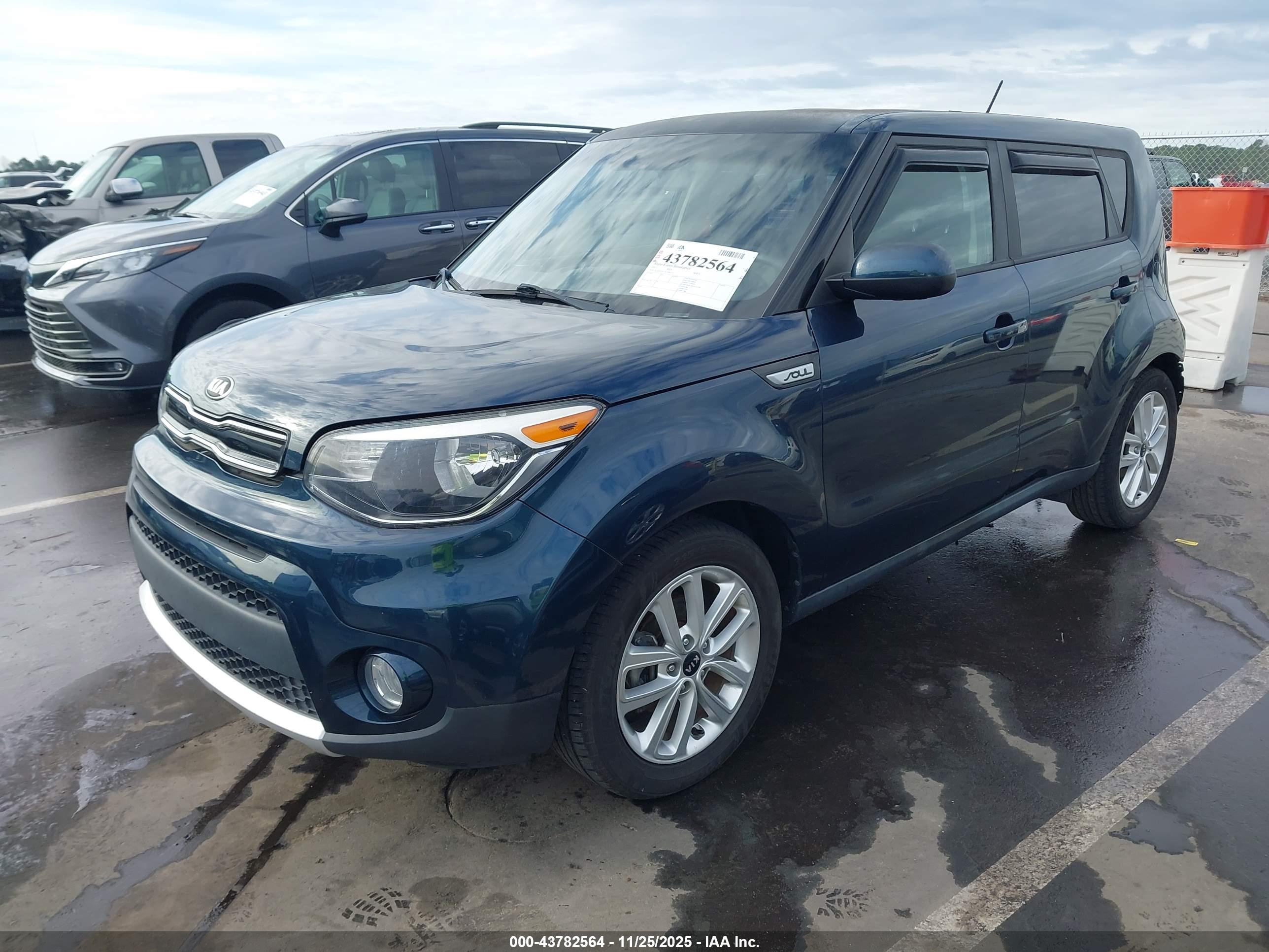 KIA SOUL image 2