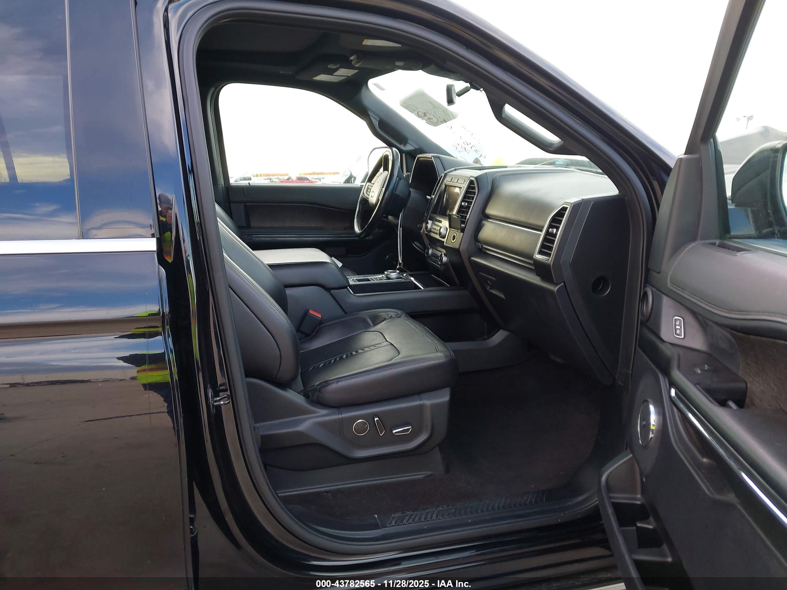 FORD EXPEDITION image 5