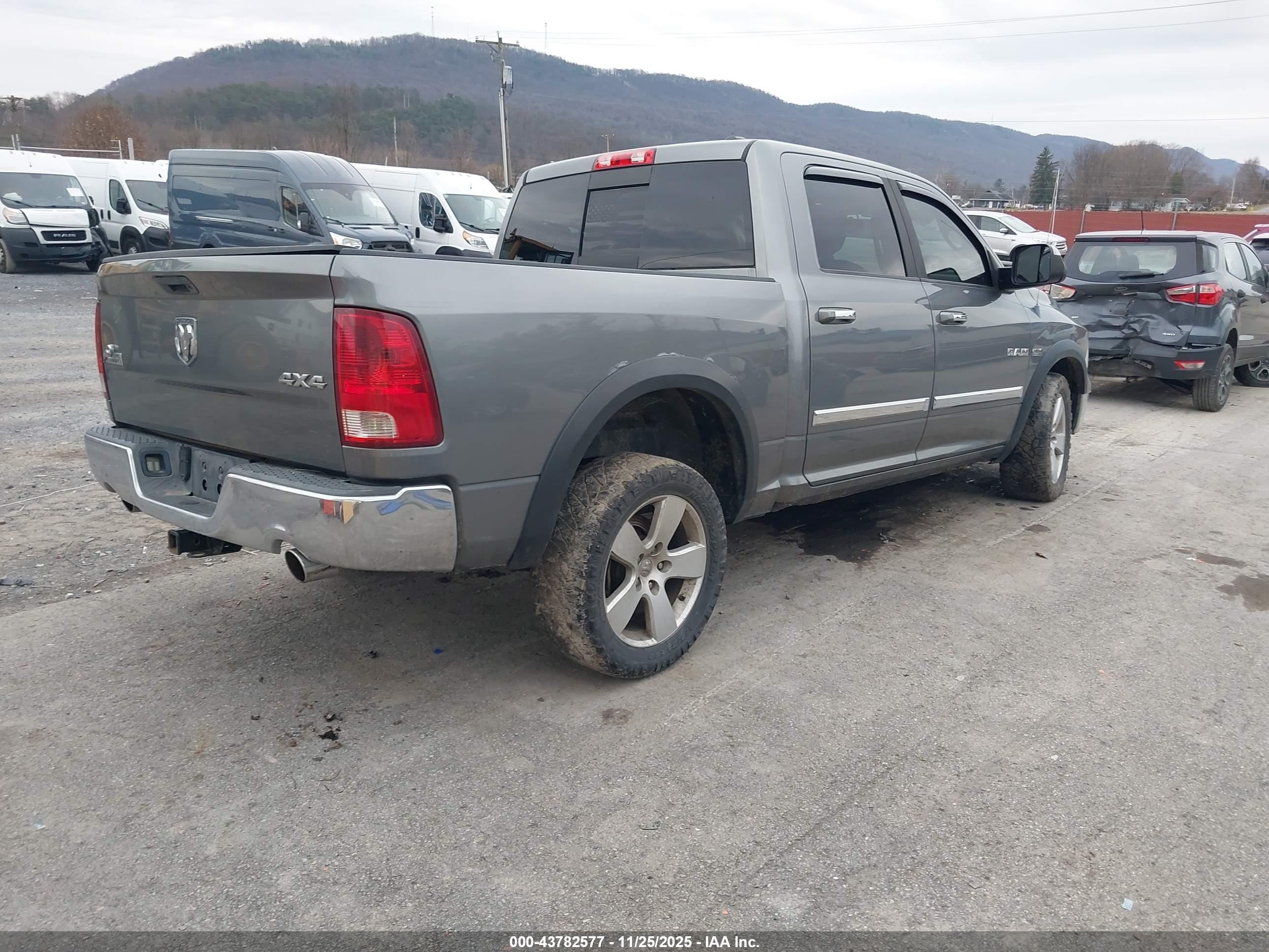 DODGE RAM image 4