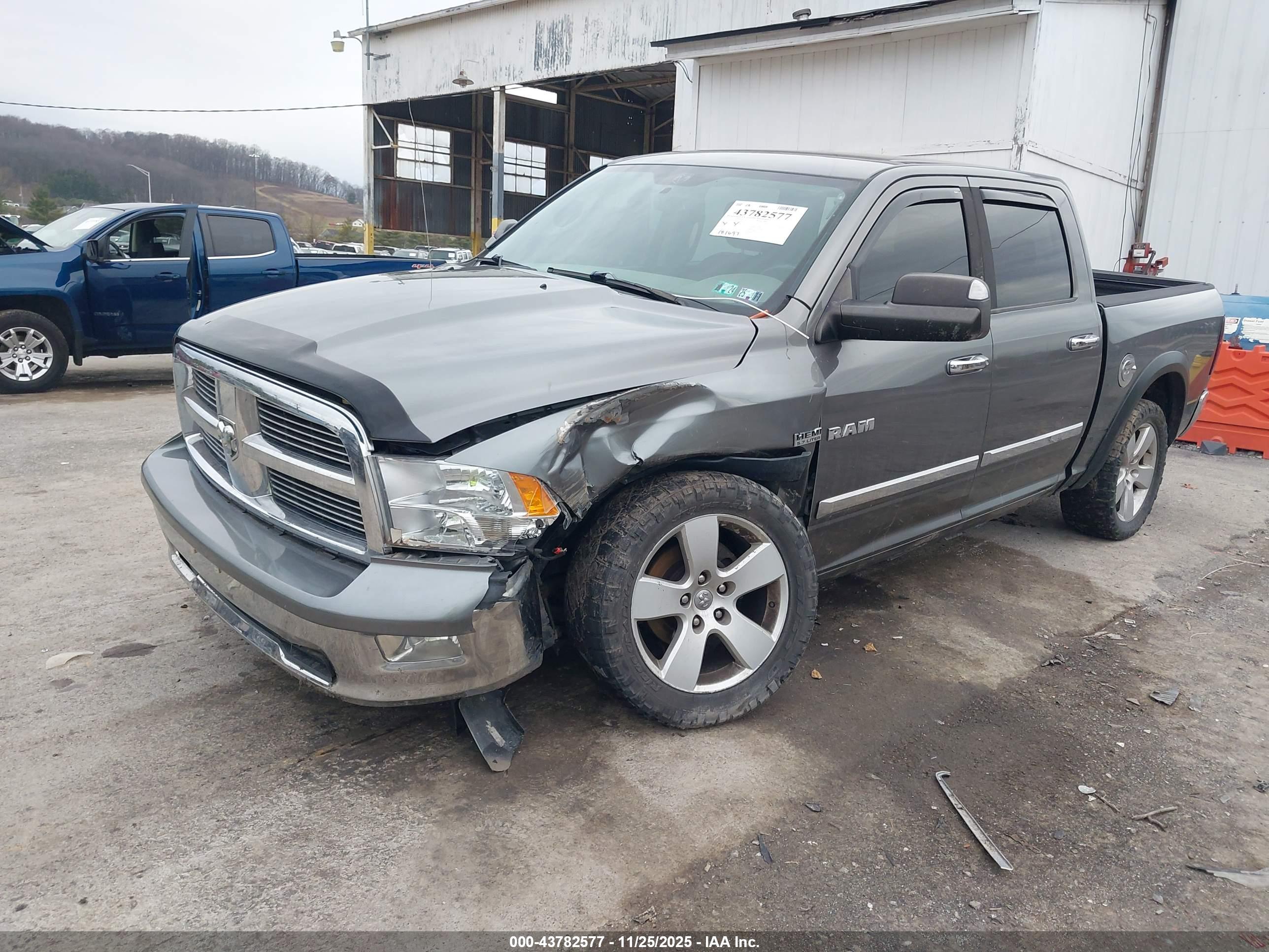 DODGE RAM image 6