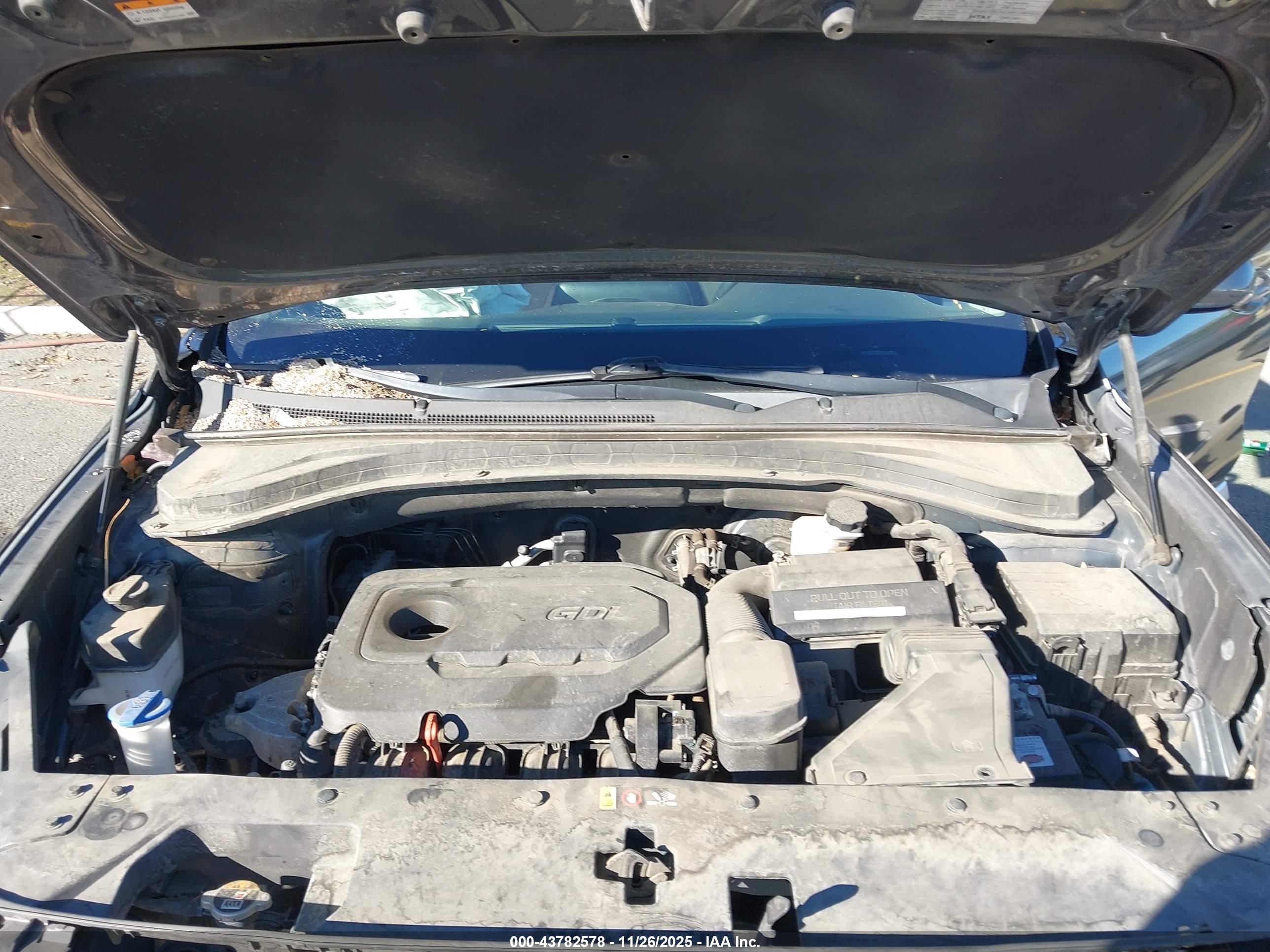 HYUNDAI SANTA image 10