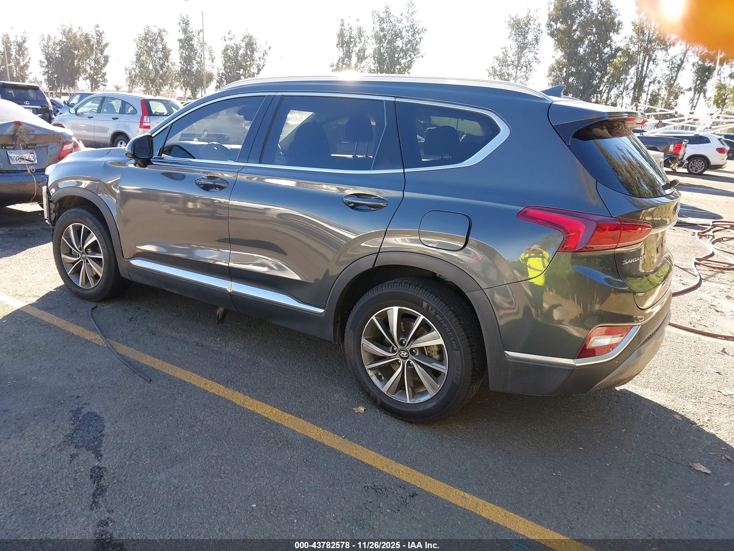 HYUNDAI SANTA image 3