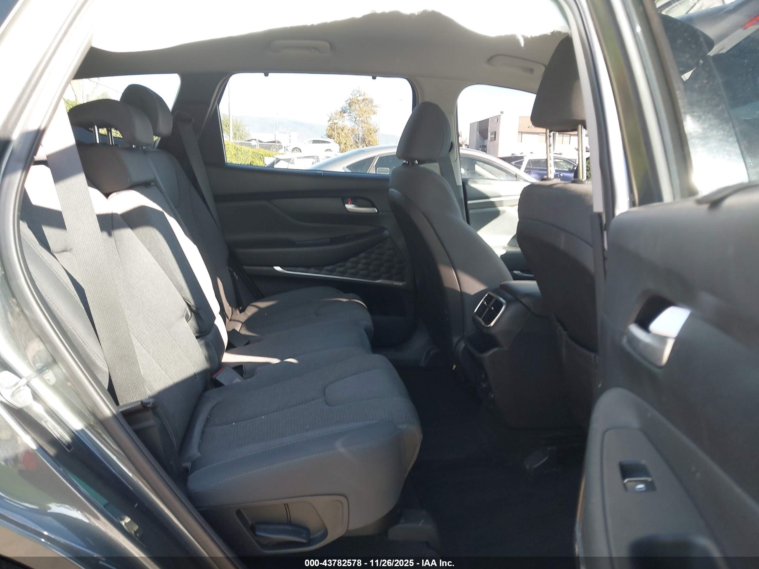 HYUNDAI SANTA image 8