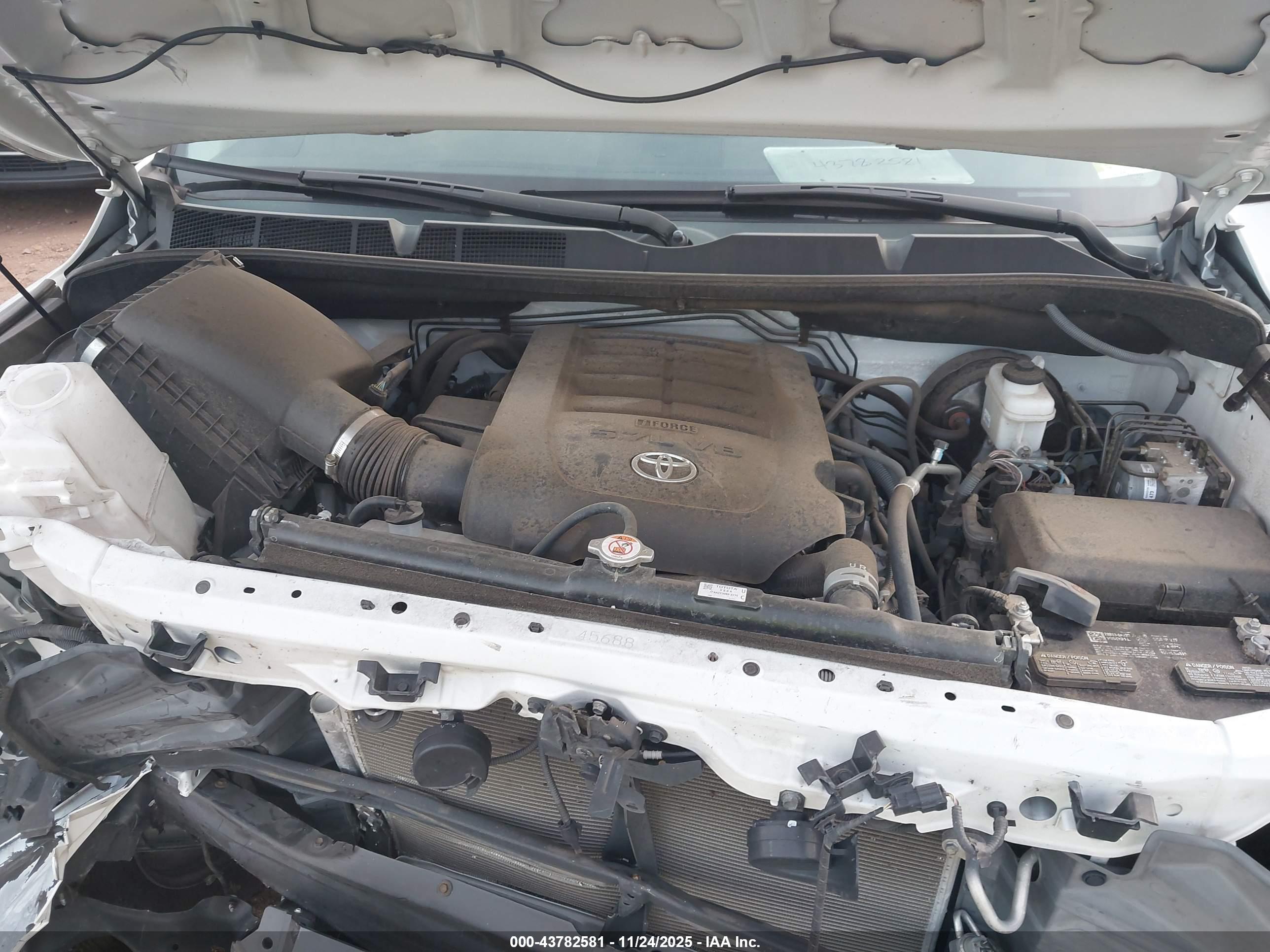 TOYOTA TUNDRA image 10