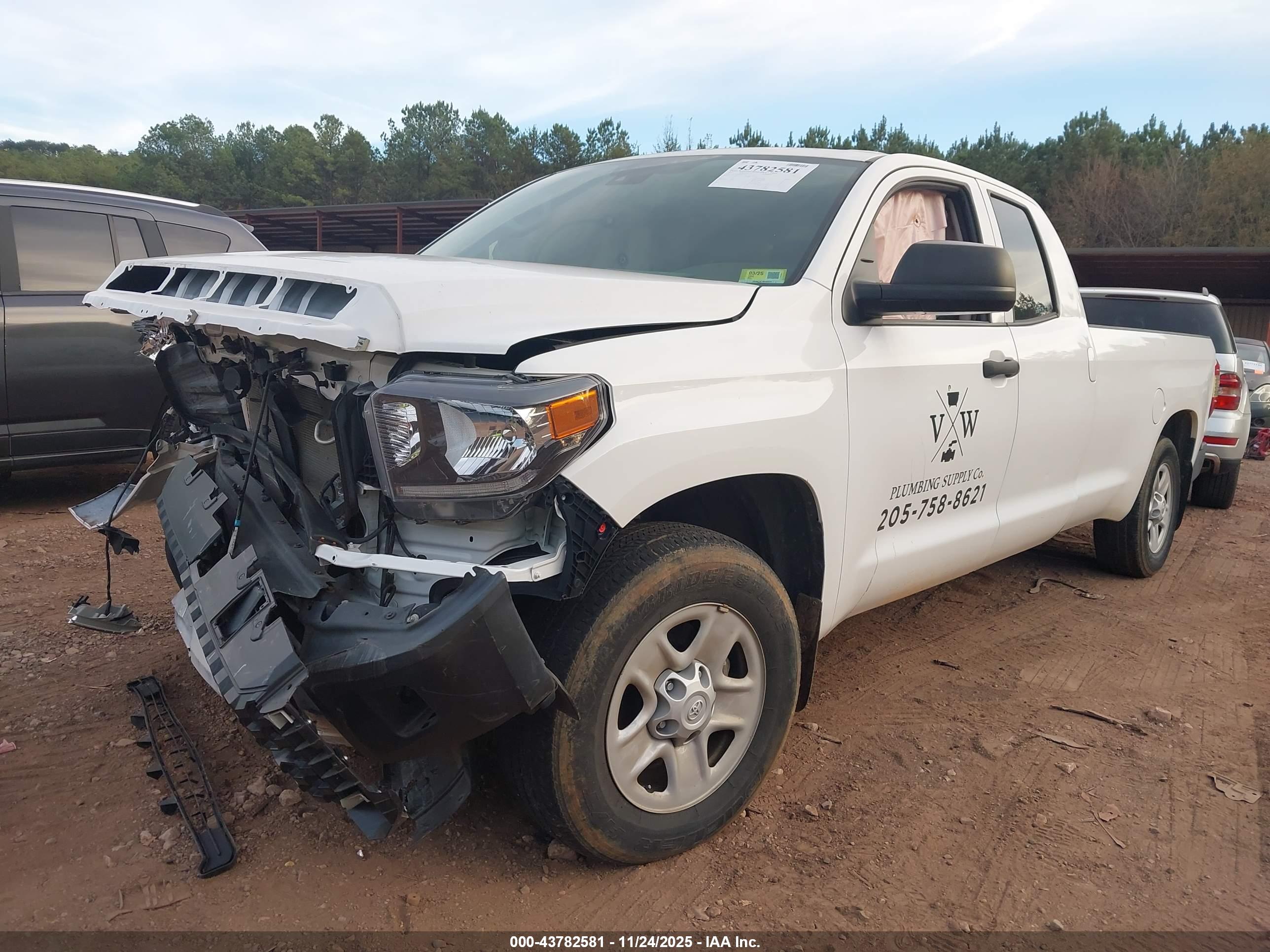 TOYOTA TUNDRA image 2