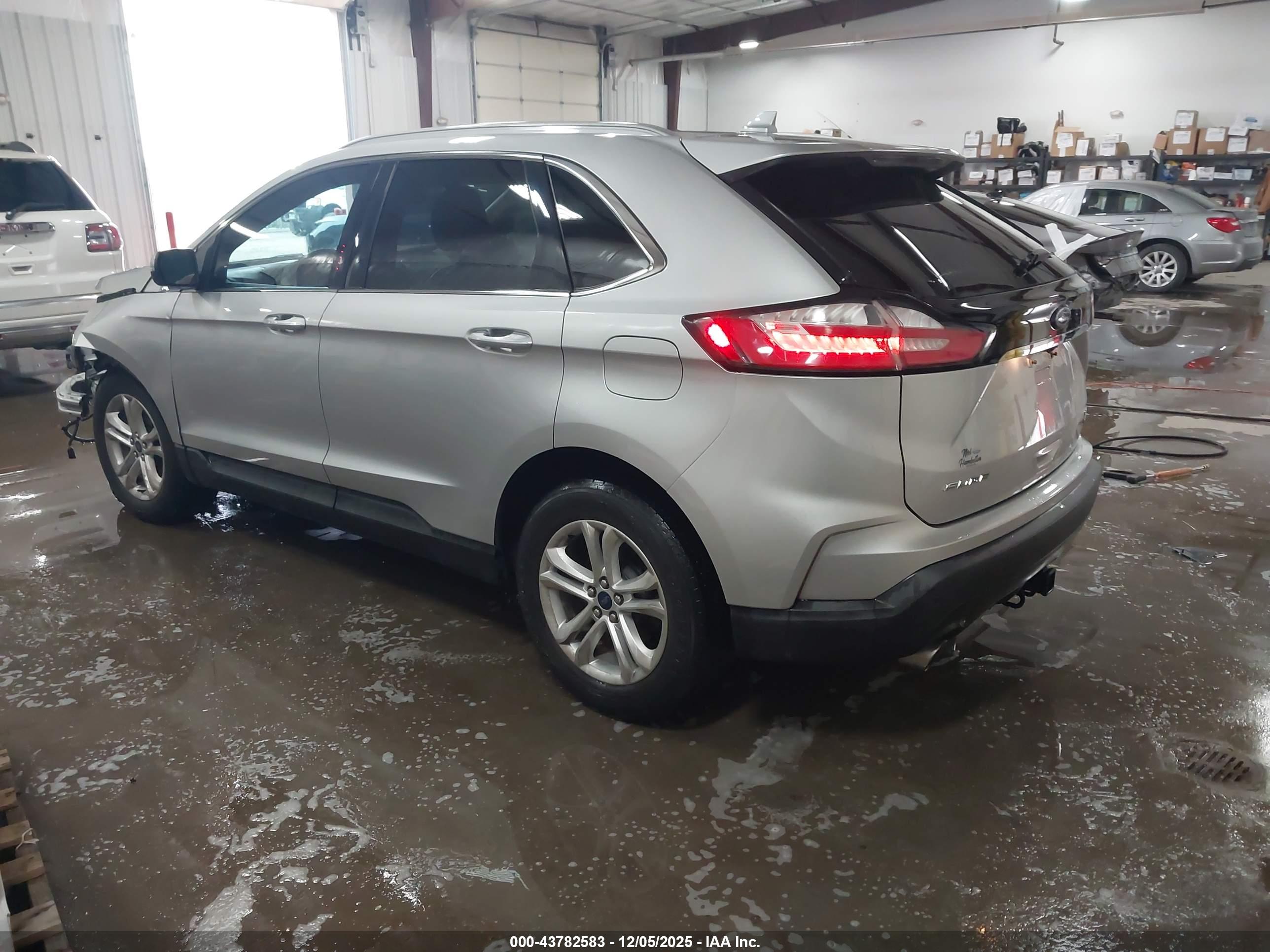 FORD EDGE image 3