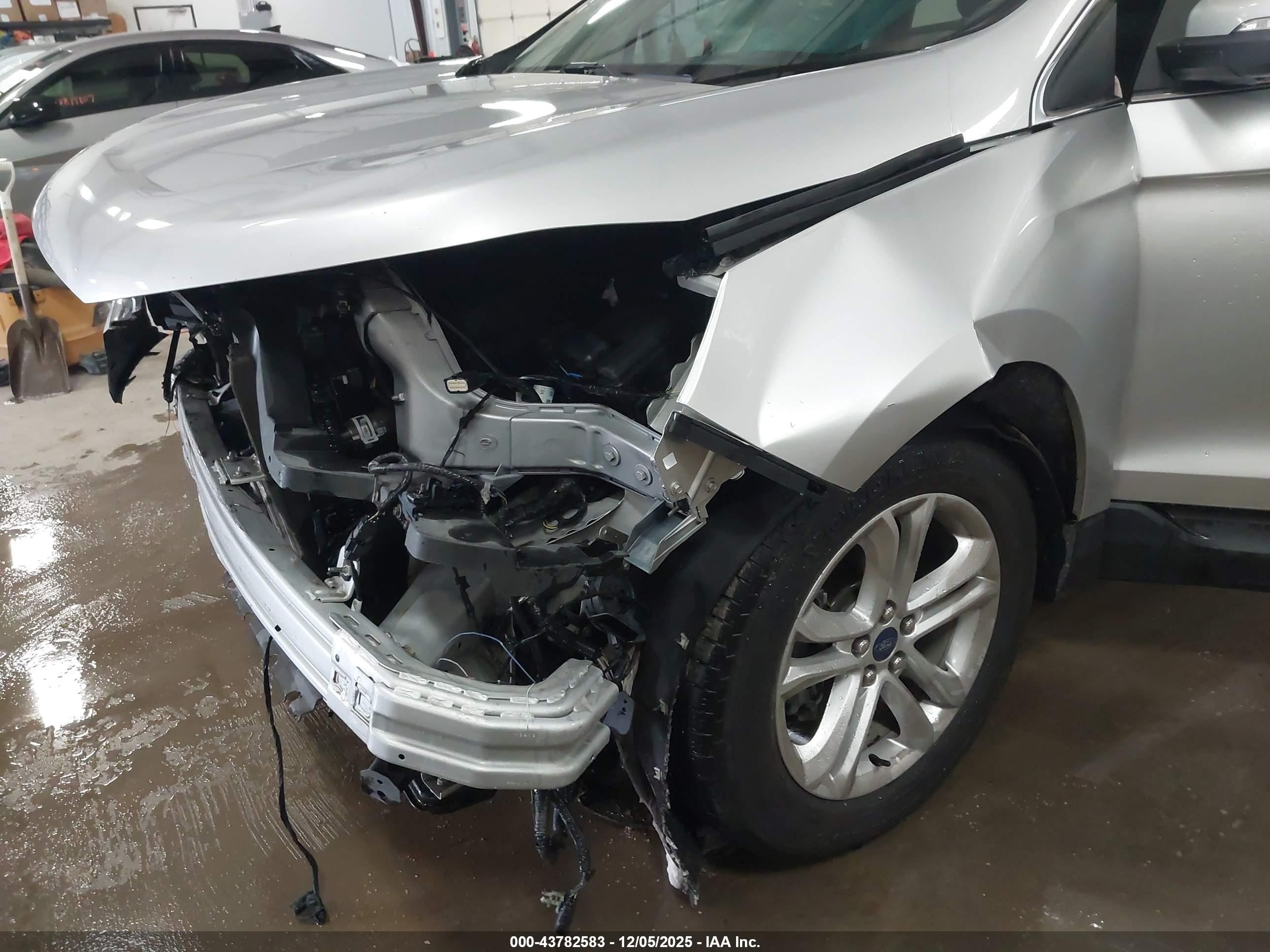 FORD EDGE image 6