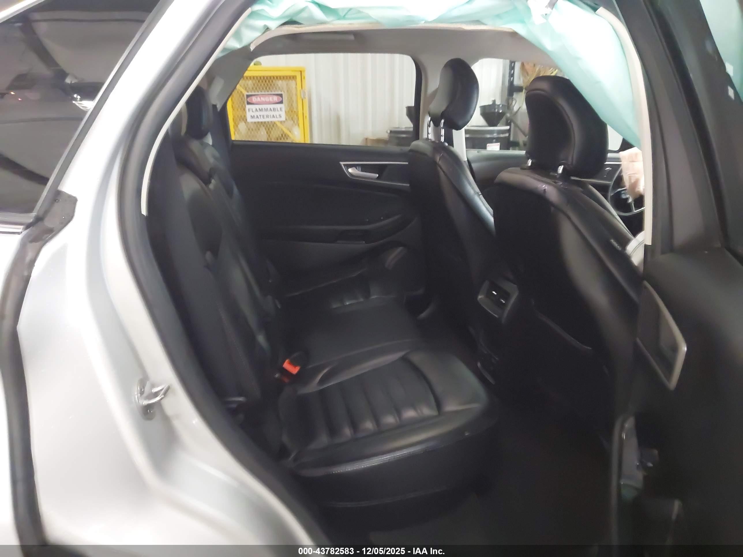 FORD EDGE image 8