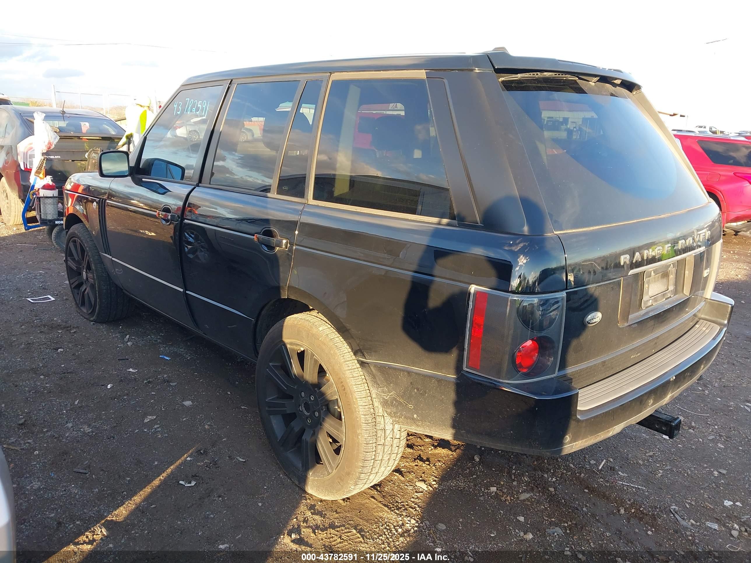 LAND ROVER image 3