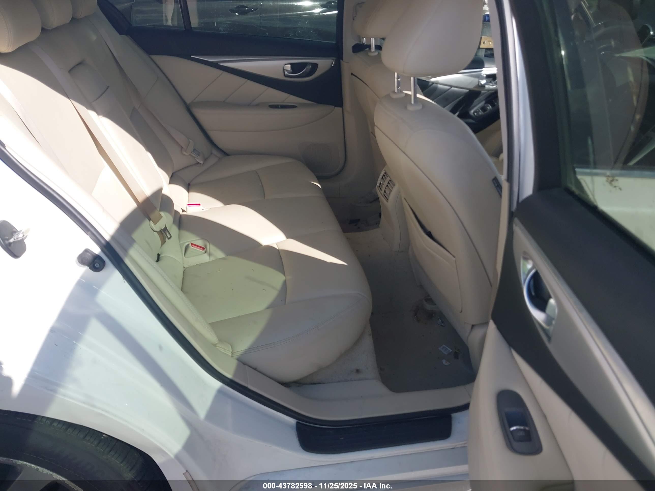 INFINITI Q50 image 8