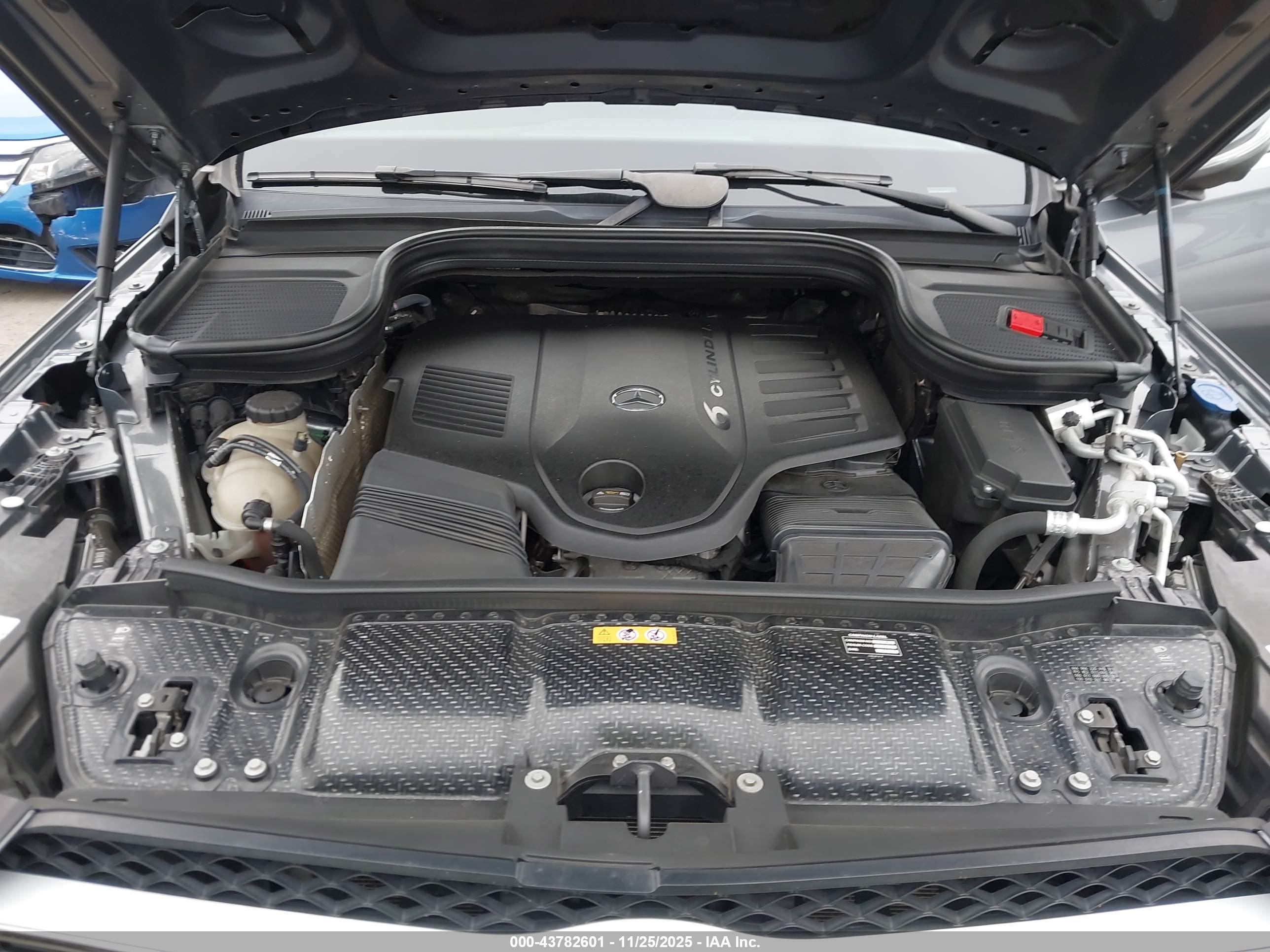 MERCEDES-BENZ GLS image 10
