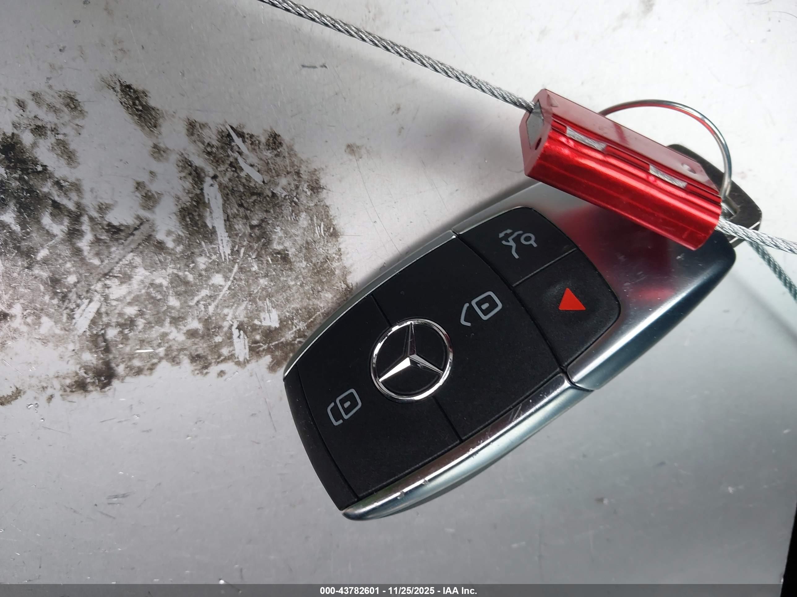 MERCEDES-BENZ GLS image 11