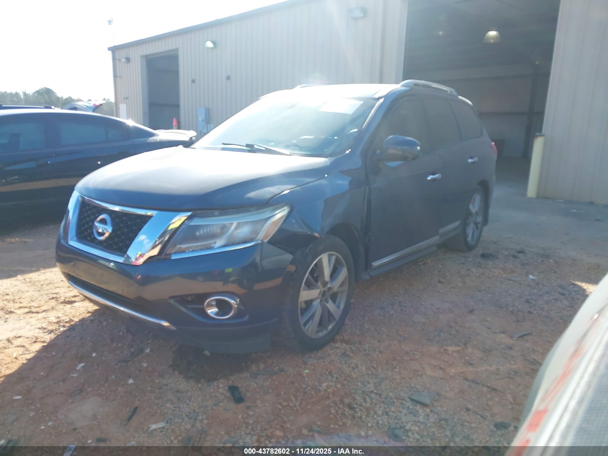 NISSAN PATHFINDER image 2